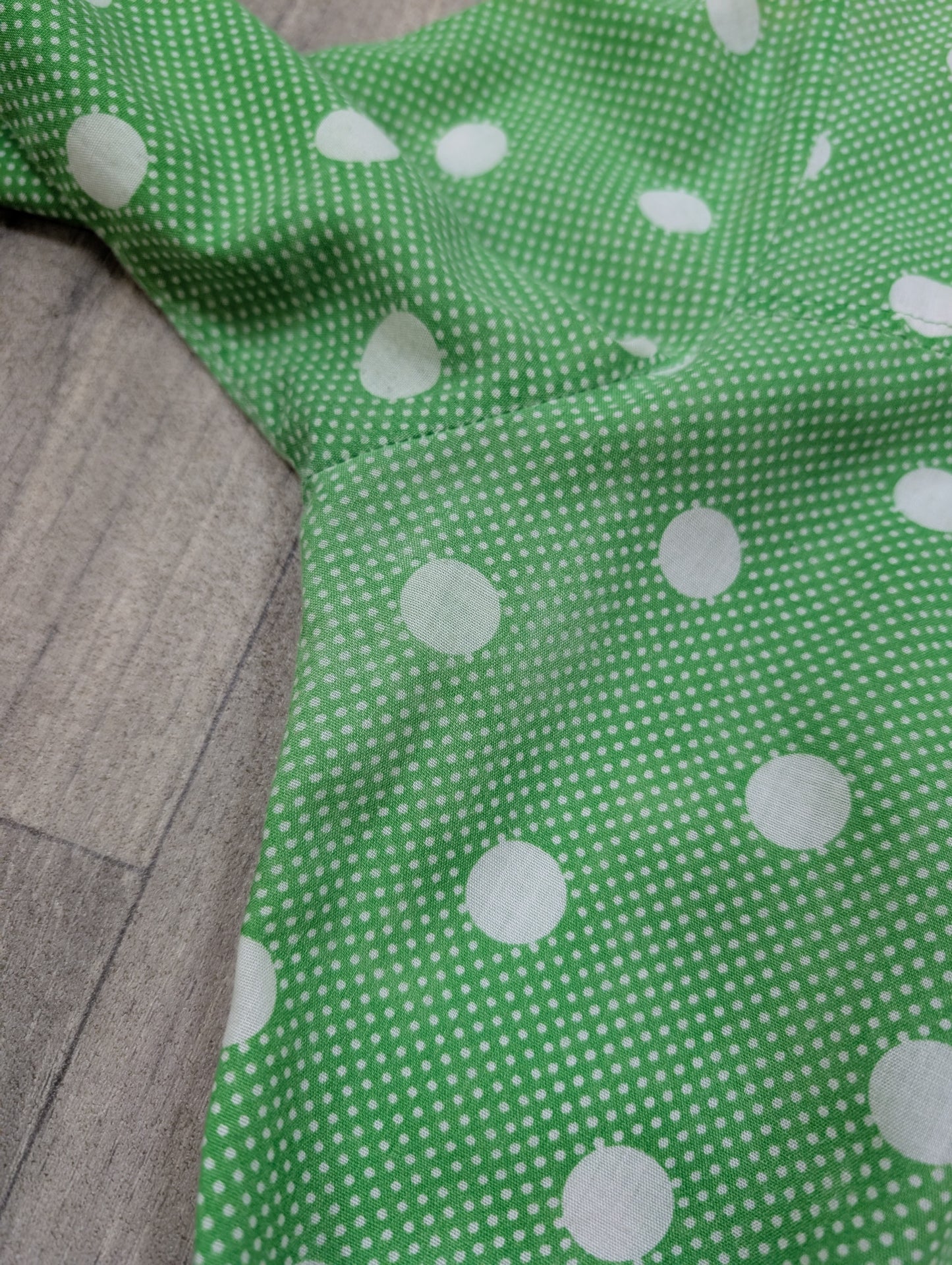 1970s green & white polka dot dagger collar shirt - M