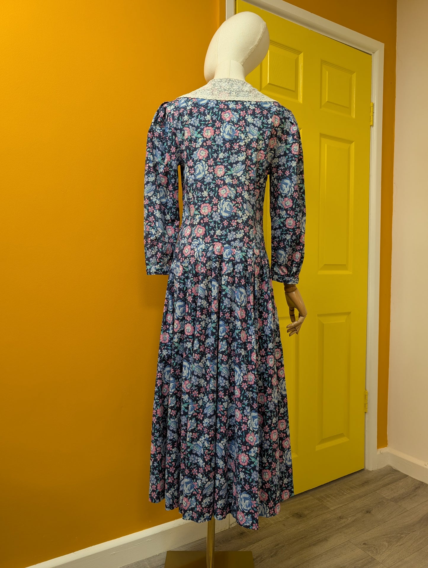 1980s Laura Ashley blue floral lace collar dress - S/10