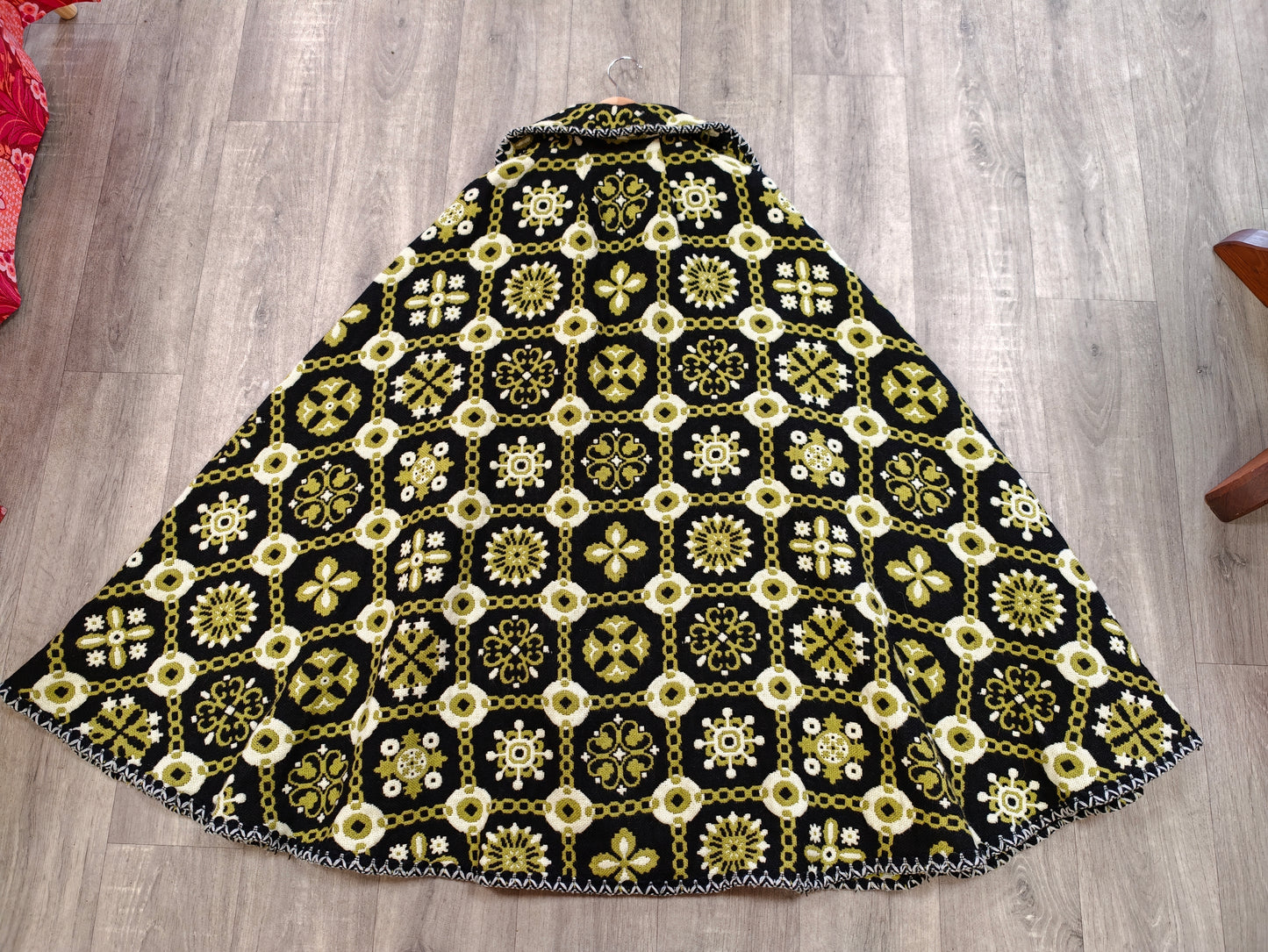 60s/70s green/black tapestry cape