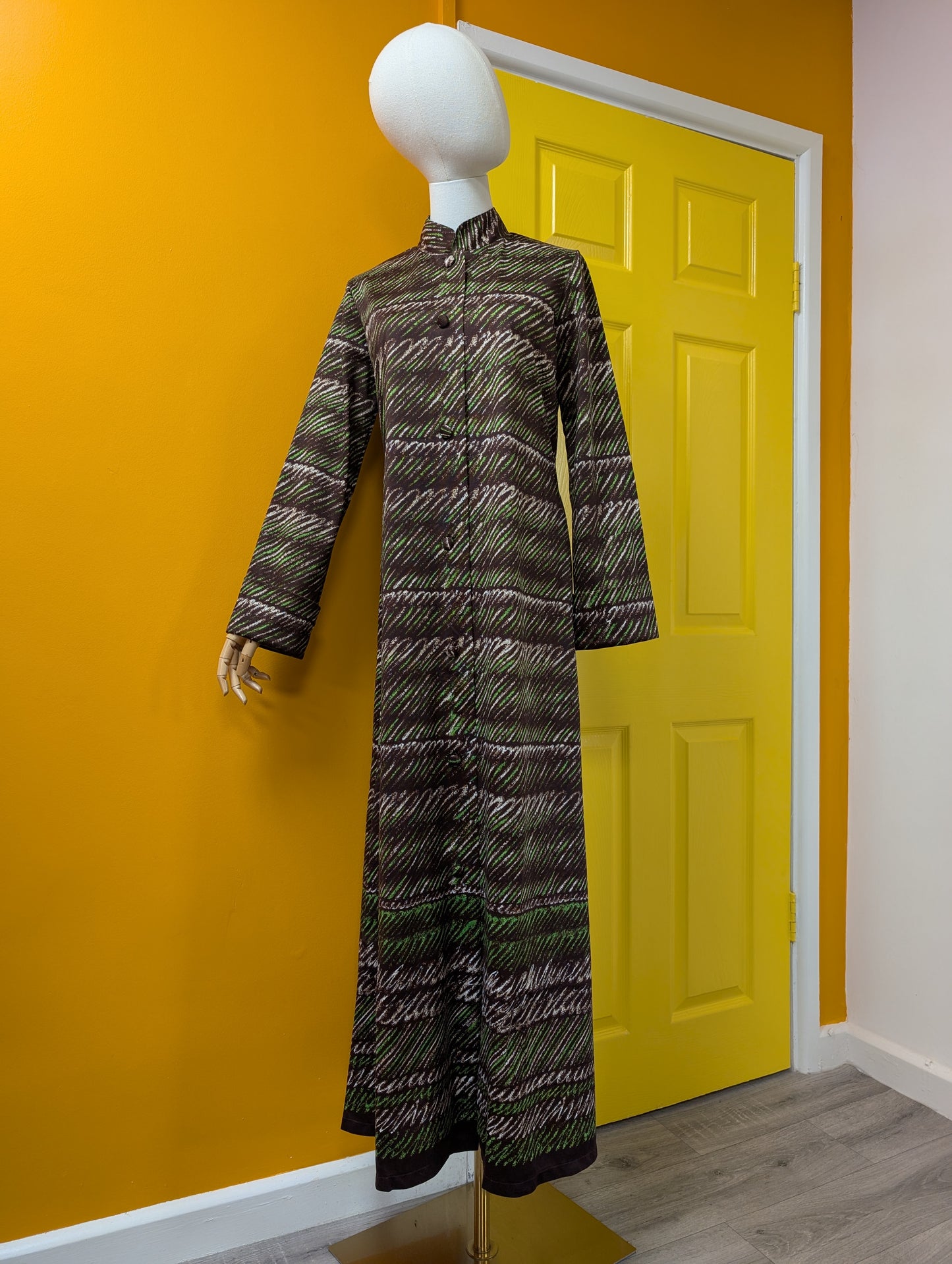 1970s brown/green patterned house coat - M