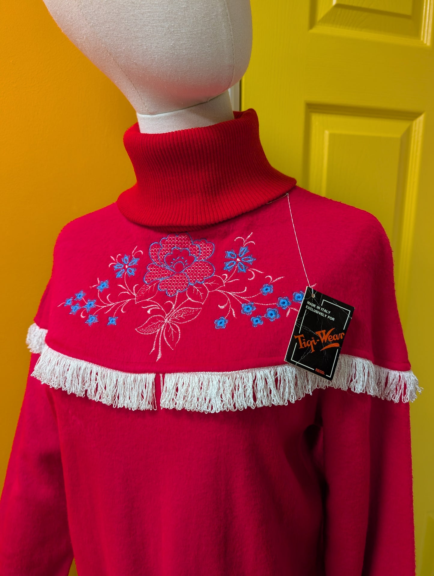 Deadstock 1980s Tigi Wear red embroidered fringed jumper - S