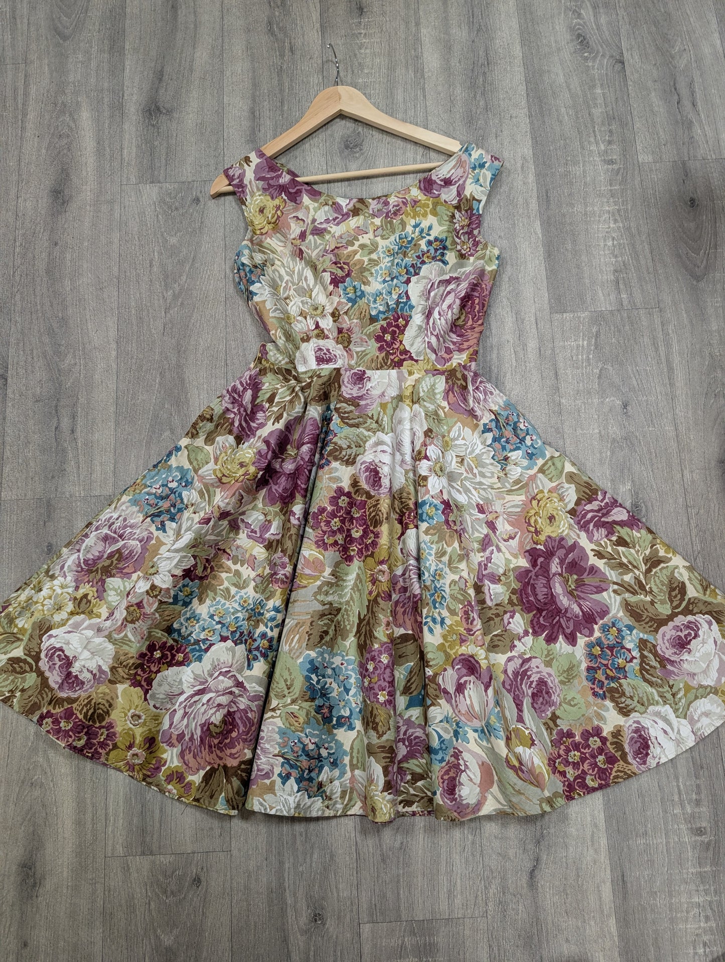 1950s Roecliff and Chapman full circle cotton dress and belt - 34"B, 26"W