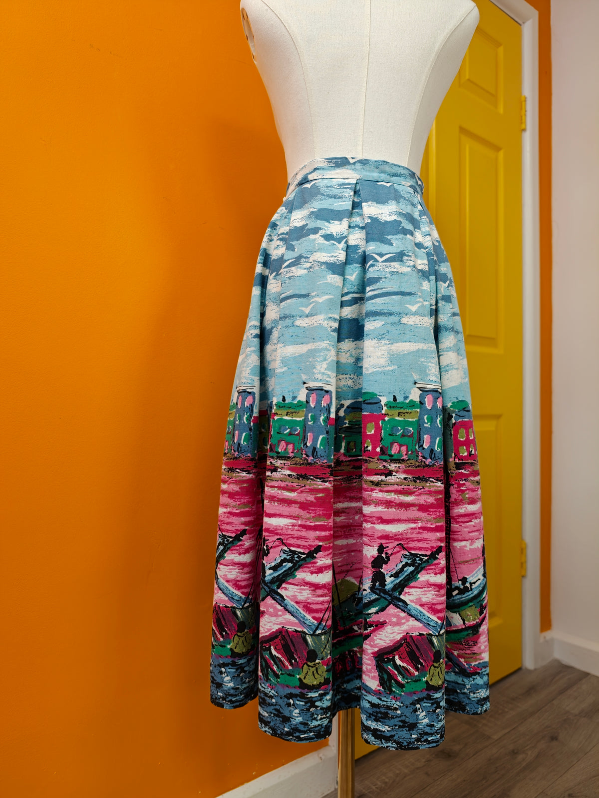 1950s Susan Barry novelty scenic print skirt