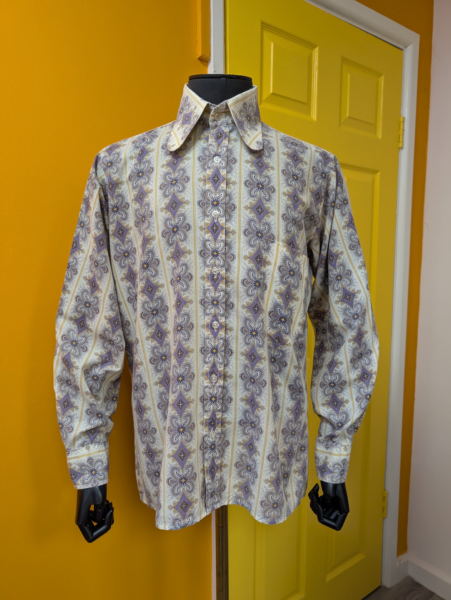 Early 1970s Ben Sherman twist tag shirt
