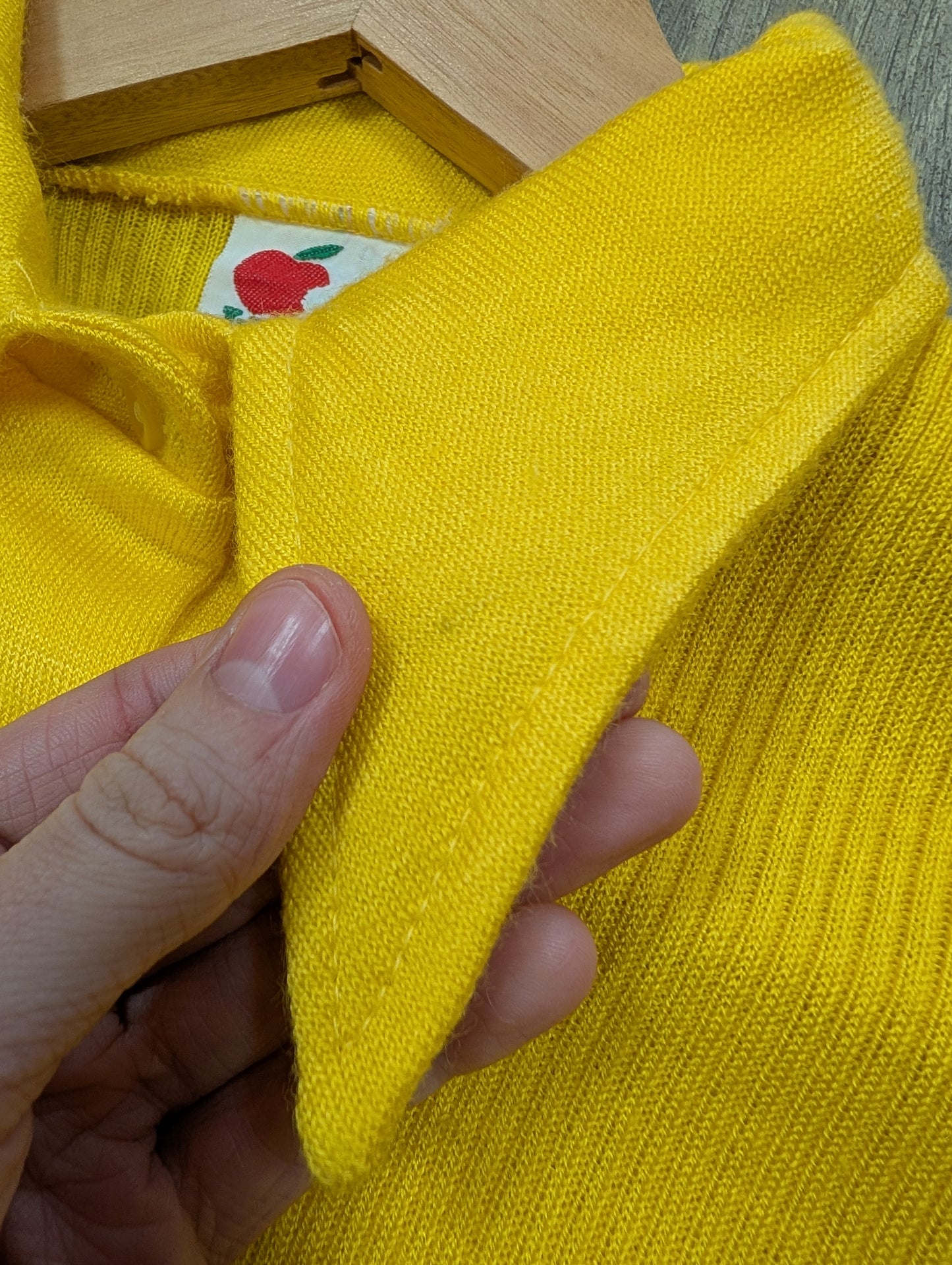 1970s yellow dagger collar shirt - XS/S