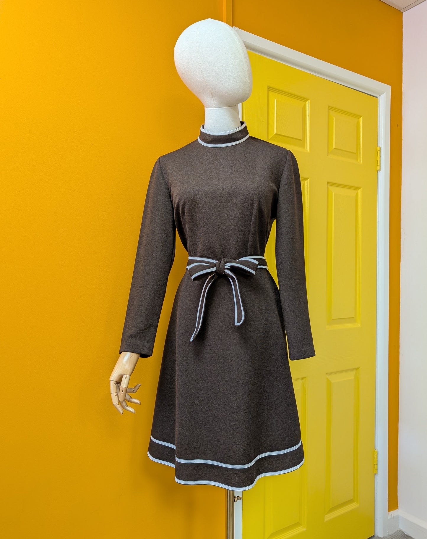 60s/70s brown crimplene dress - S/10