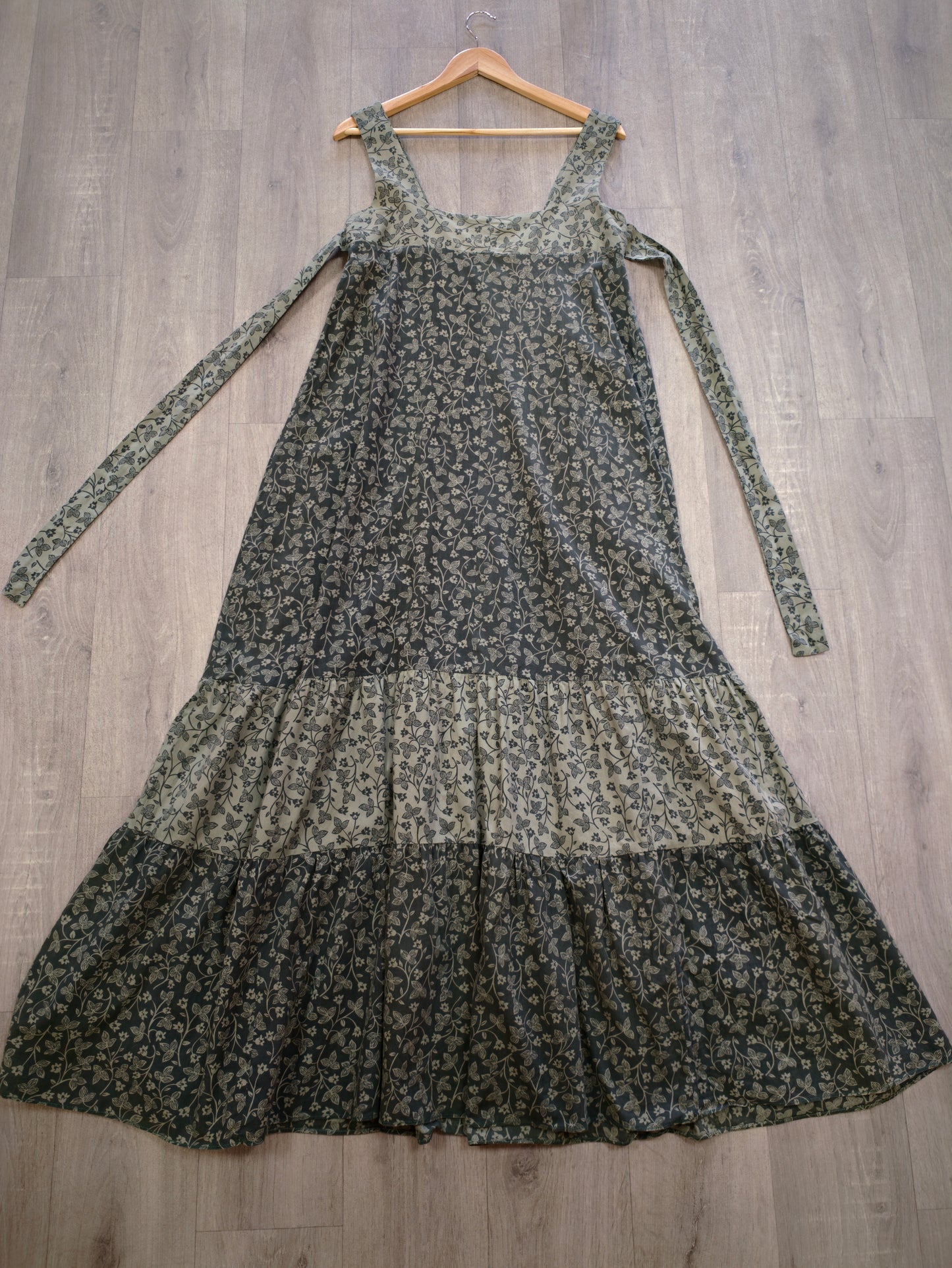 1970s Shelana green floral tiered cotton dress - XS/S/6/8