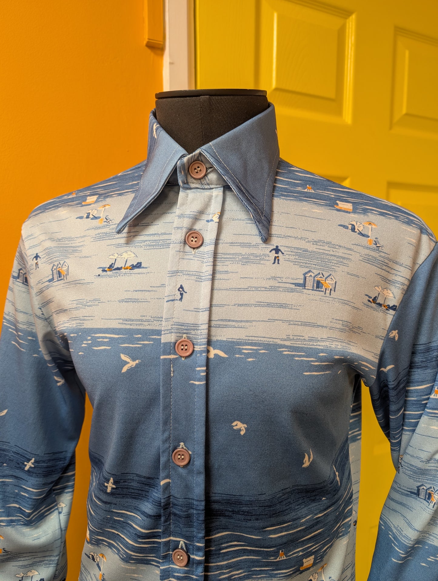 1970s Baroque novelty print dagger collar shirt