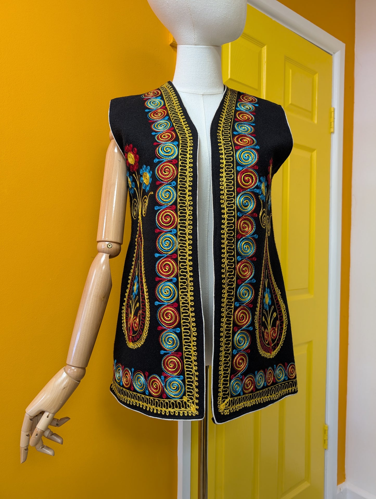 Embroidered wool waistcoat - S
