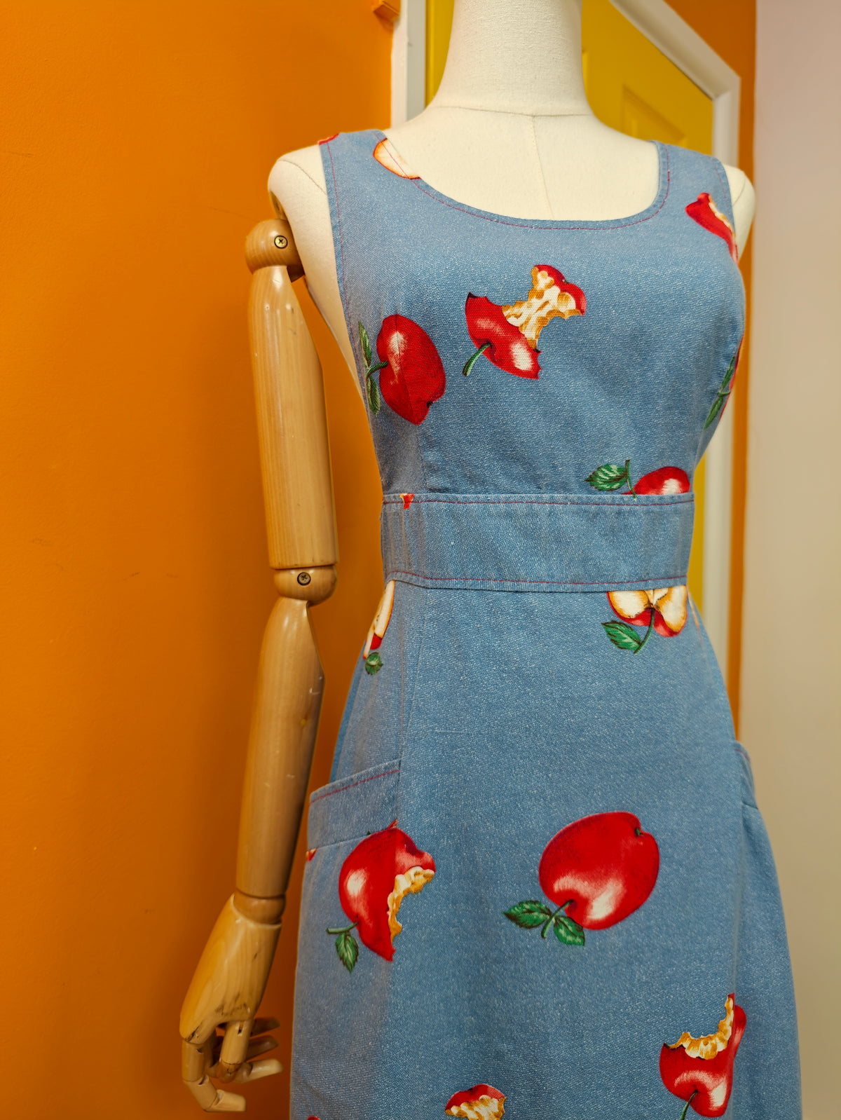 1970s Darling Hager apple print pinafore dress - M/12
