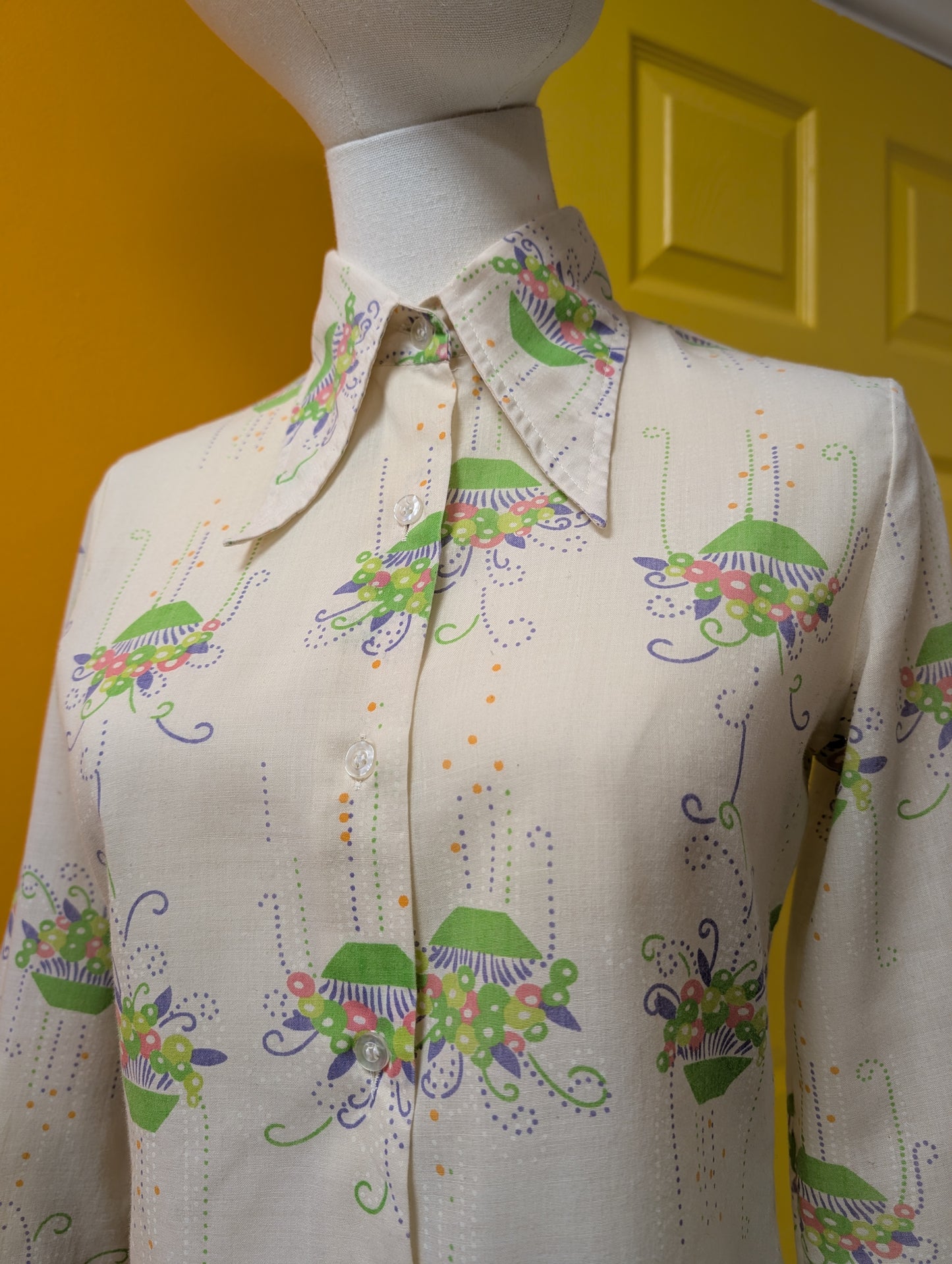 1970s dagger collar novelty print shirt - XS/6/8