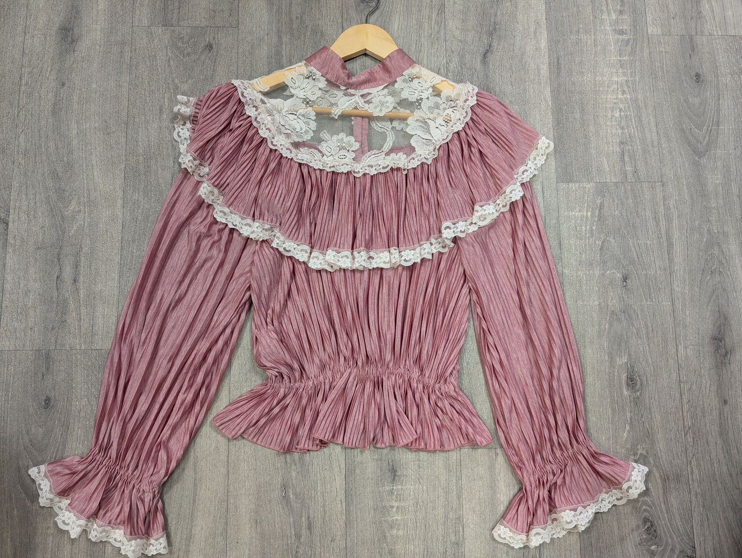 1970s Hershelle Young Mayfair dusky pink lace trim blouse - XS/S
