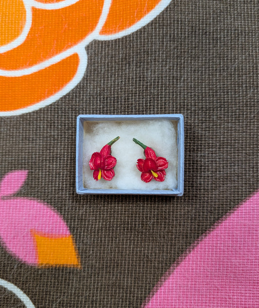 40s/50s carved flower clip on earrings