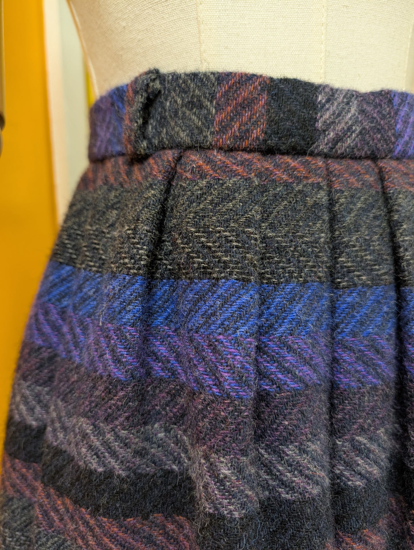 1980s Julius pure new wool skirt - 24" waist