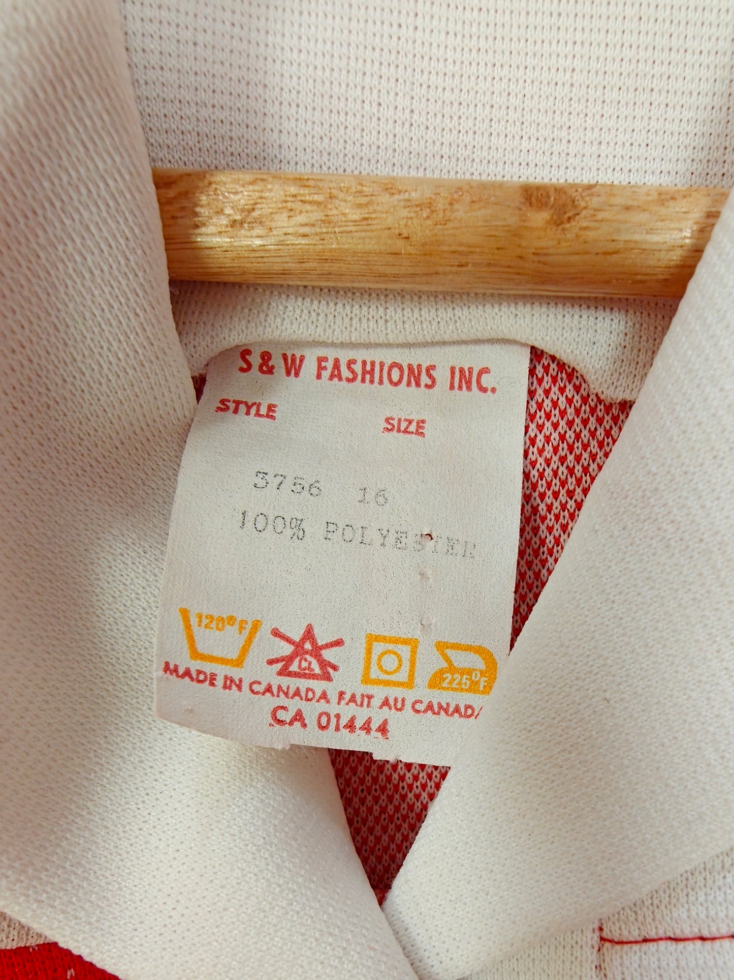 1970s red & white spotty top - M