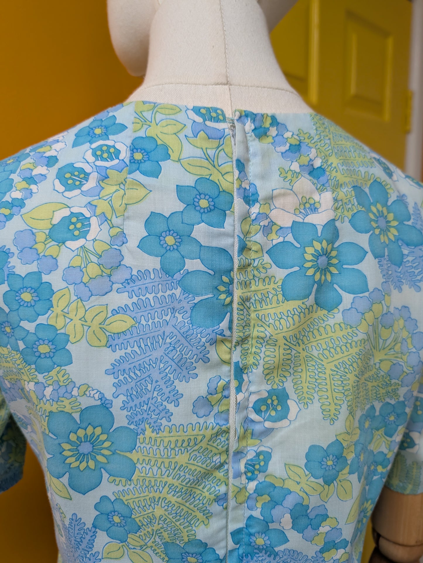 60s/70s green & blue floral dress - S/8/10