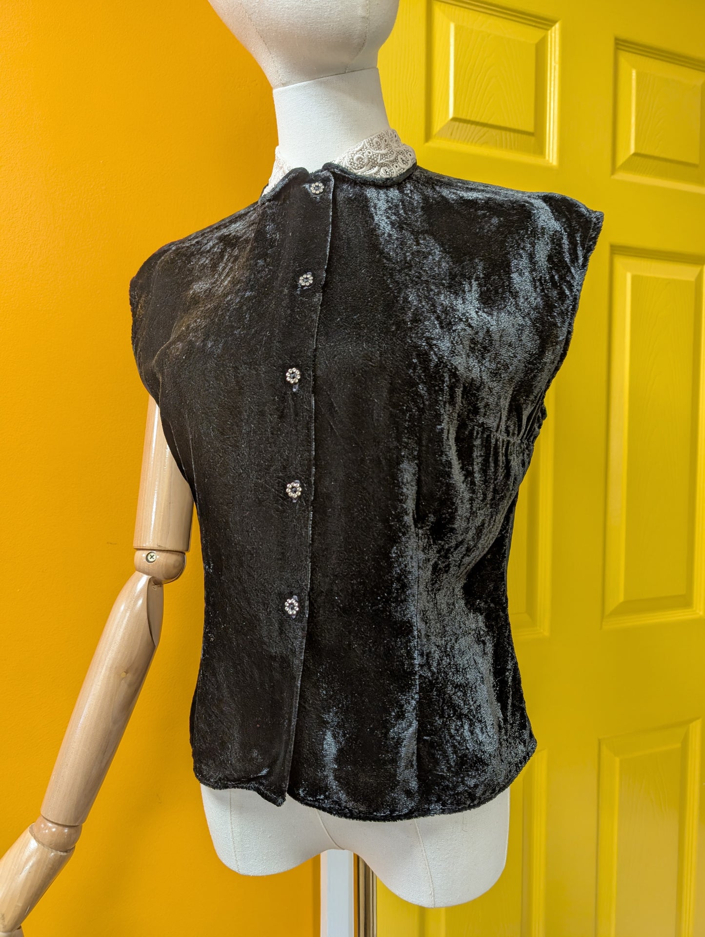 1950s black velvet top with white lace collar - M/10/12