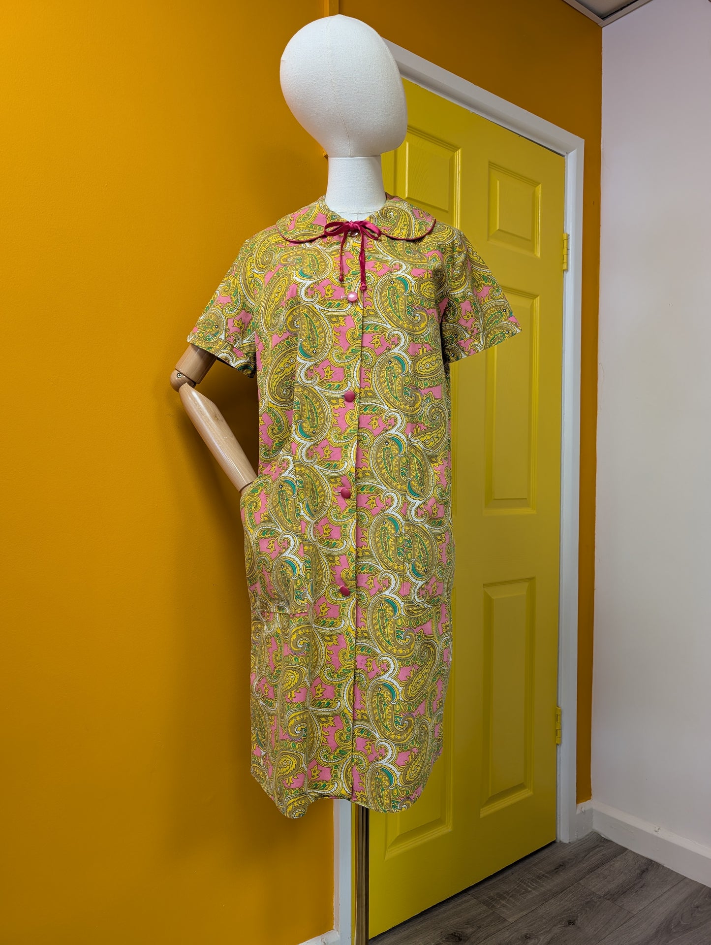 1960s A Fantasy Creation pink paisley cotton housecoat - M/L