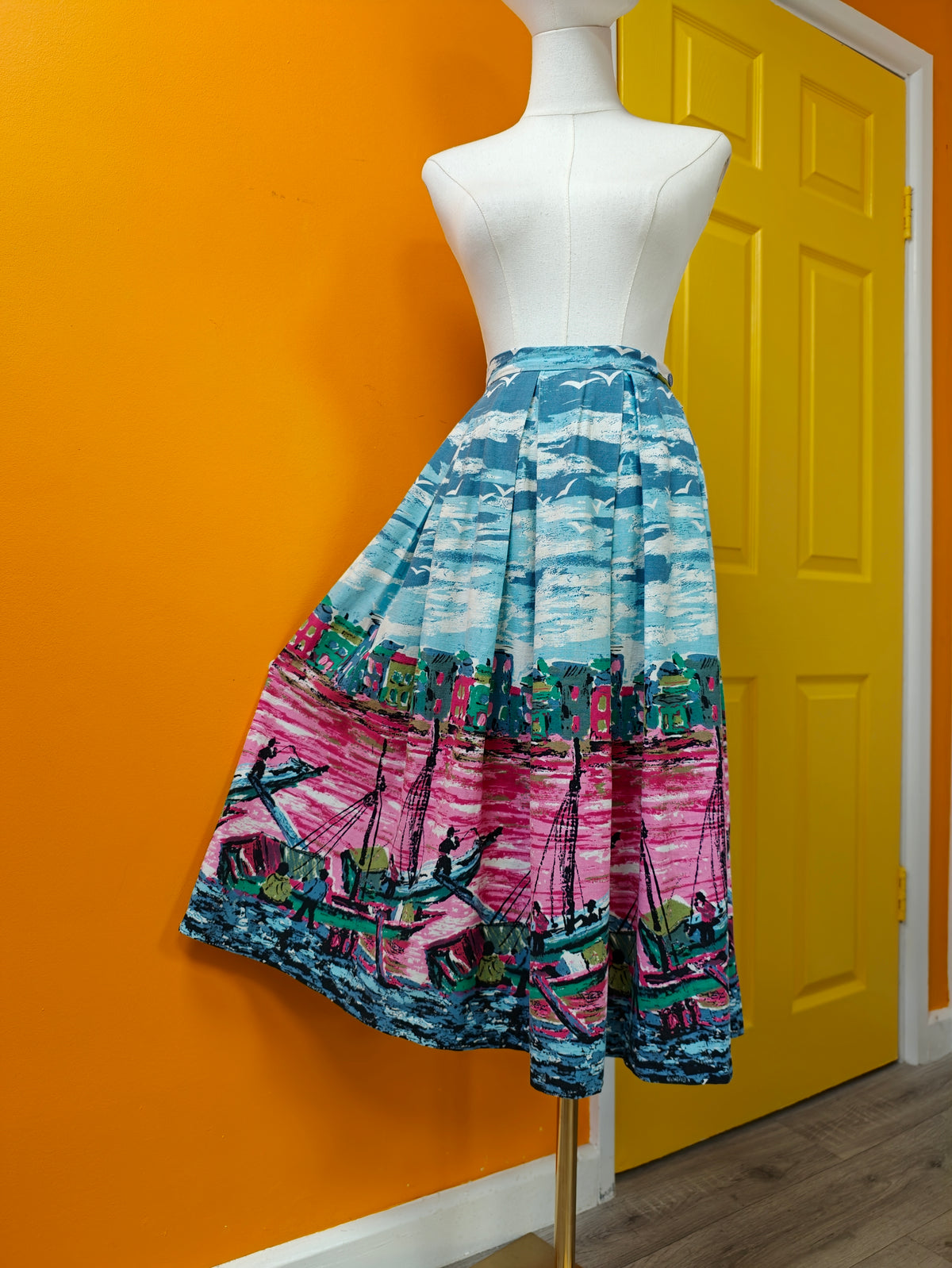 1950s Susan Barry novelty scenic print skirt