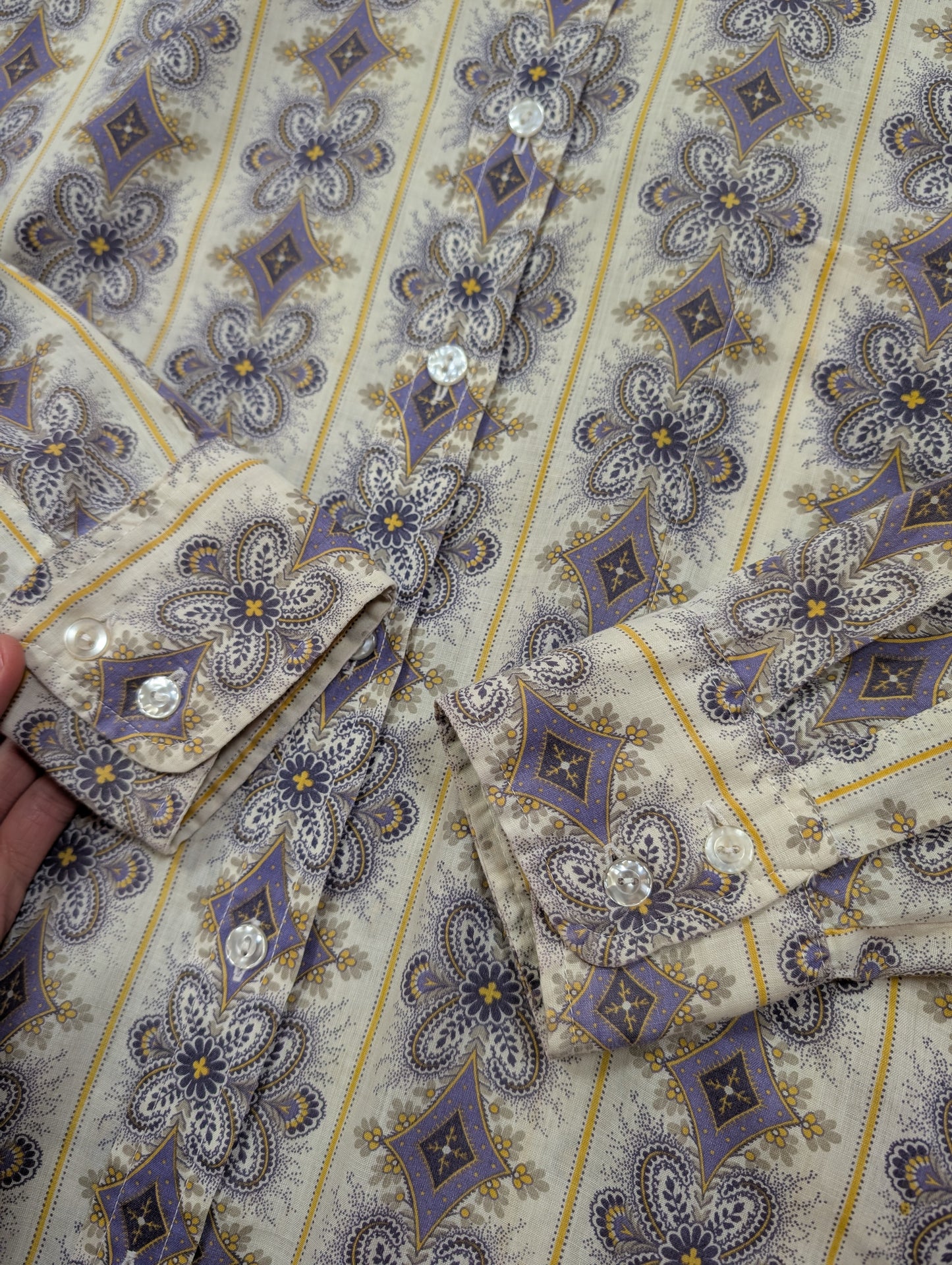 Early 1970s Ben Sherman twist tag shirt