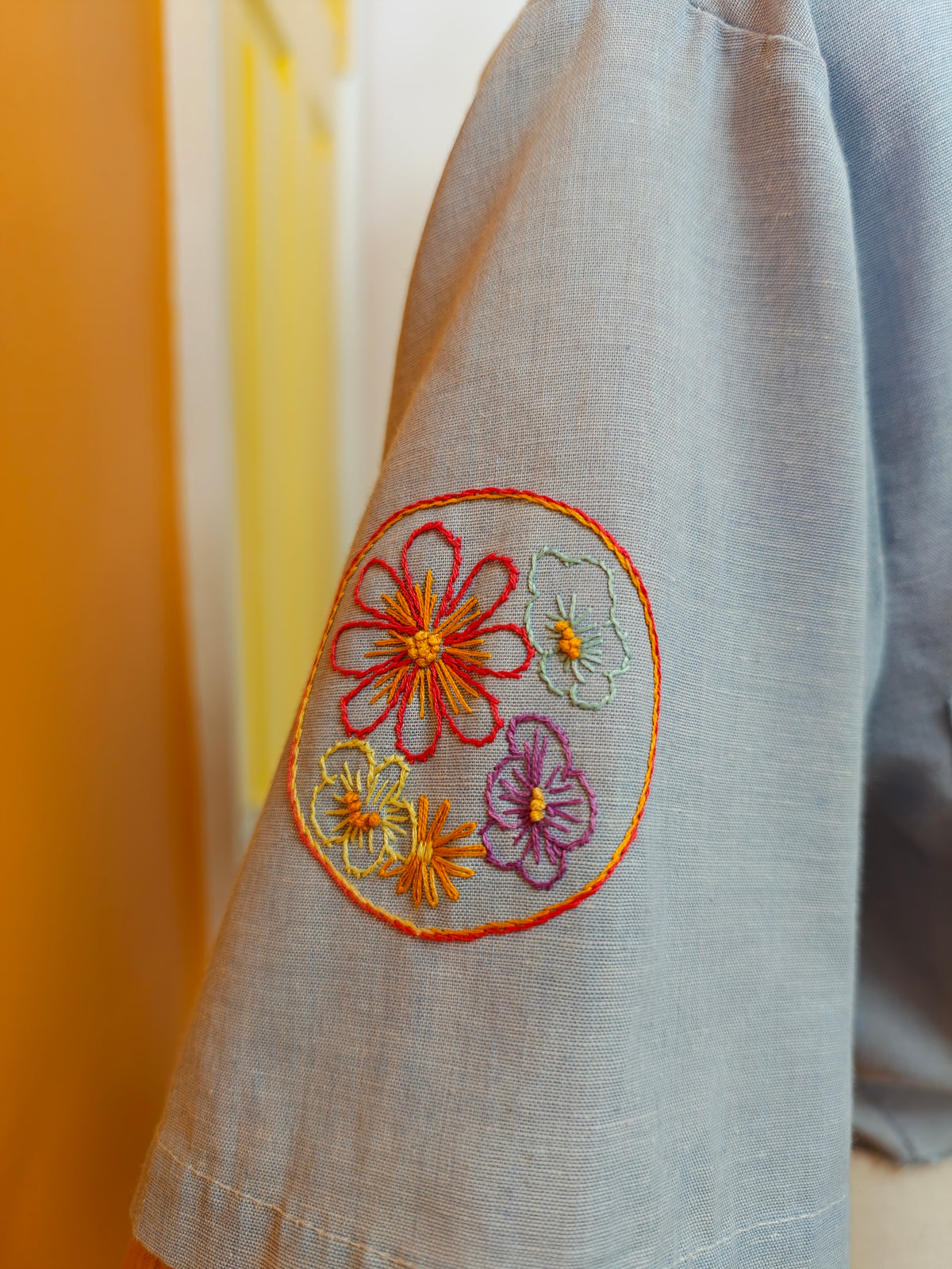 1970s De Colores embroidered & appliquéd tie waist shirt - M