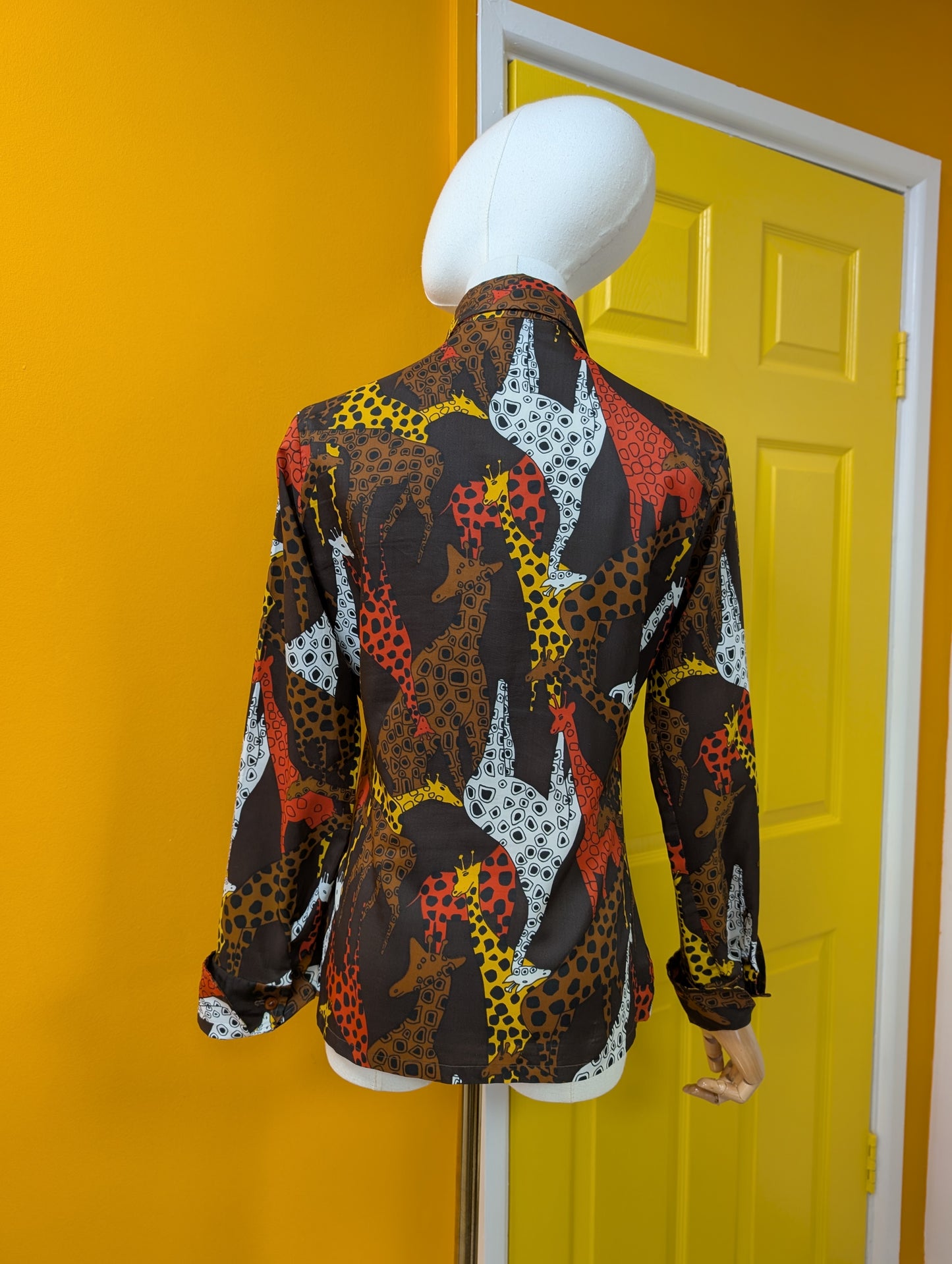 1970s novelty giraffe print dagger collar shirt - S