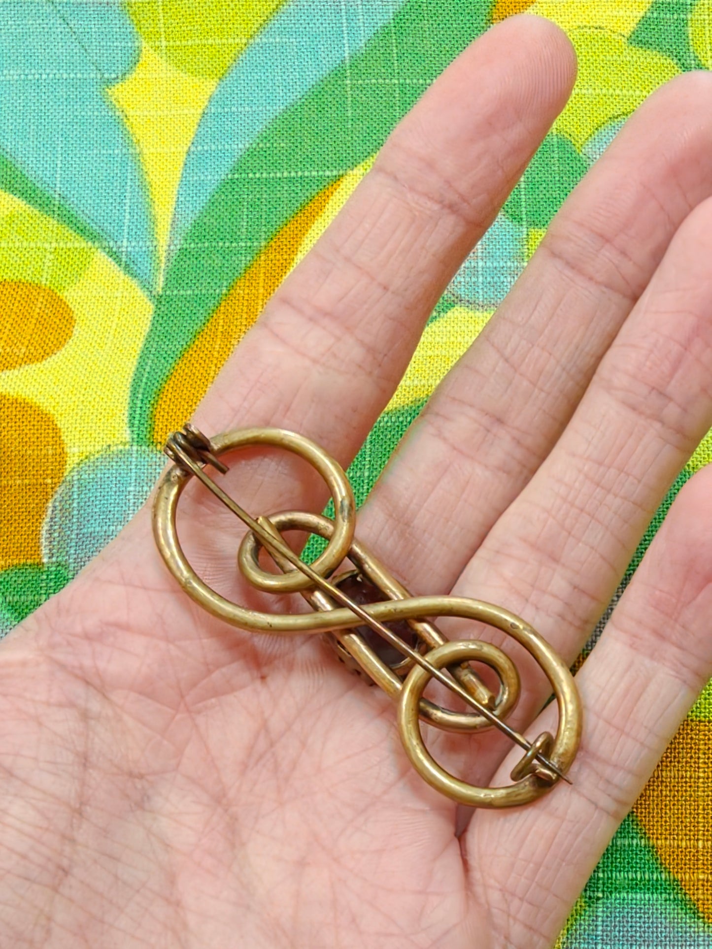 Victorian love knot brooch