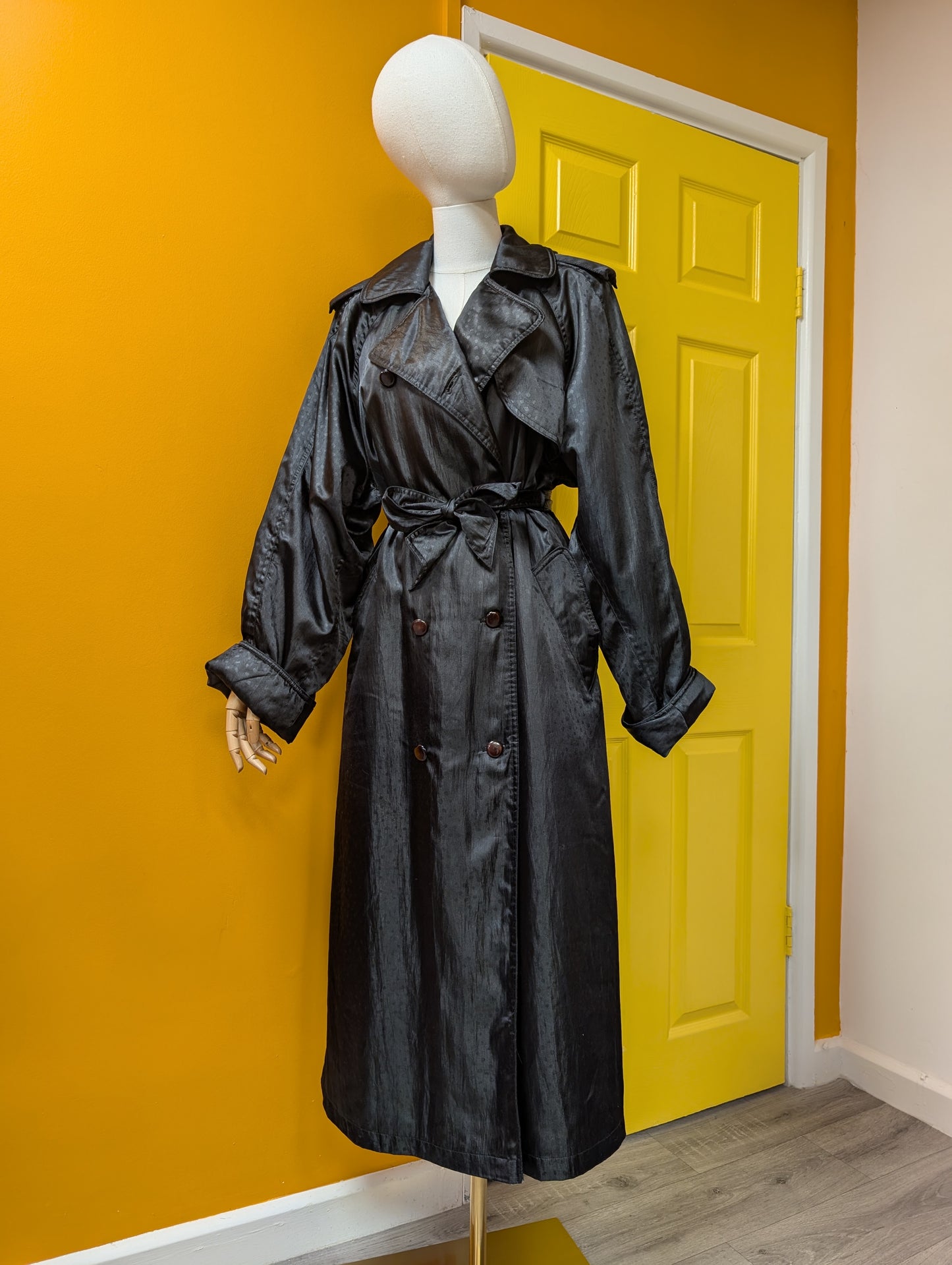 1980s 4 Seasons black trench coat - S/M
