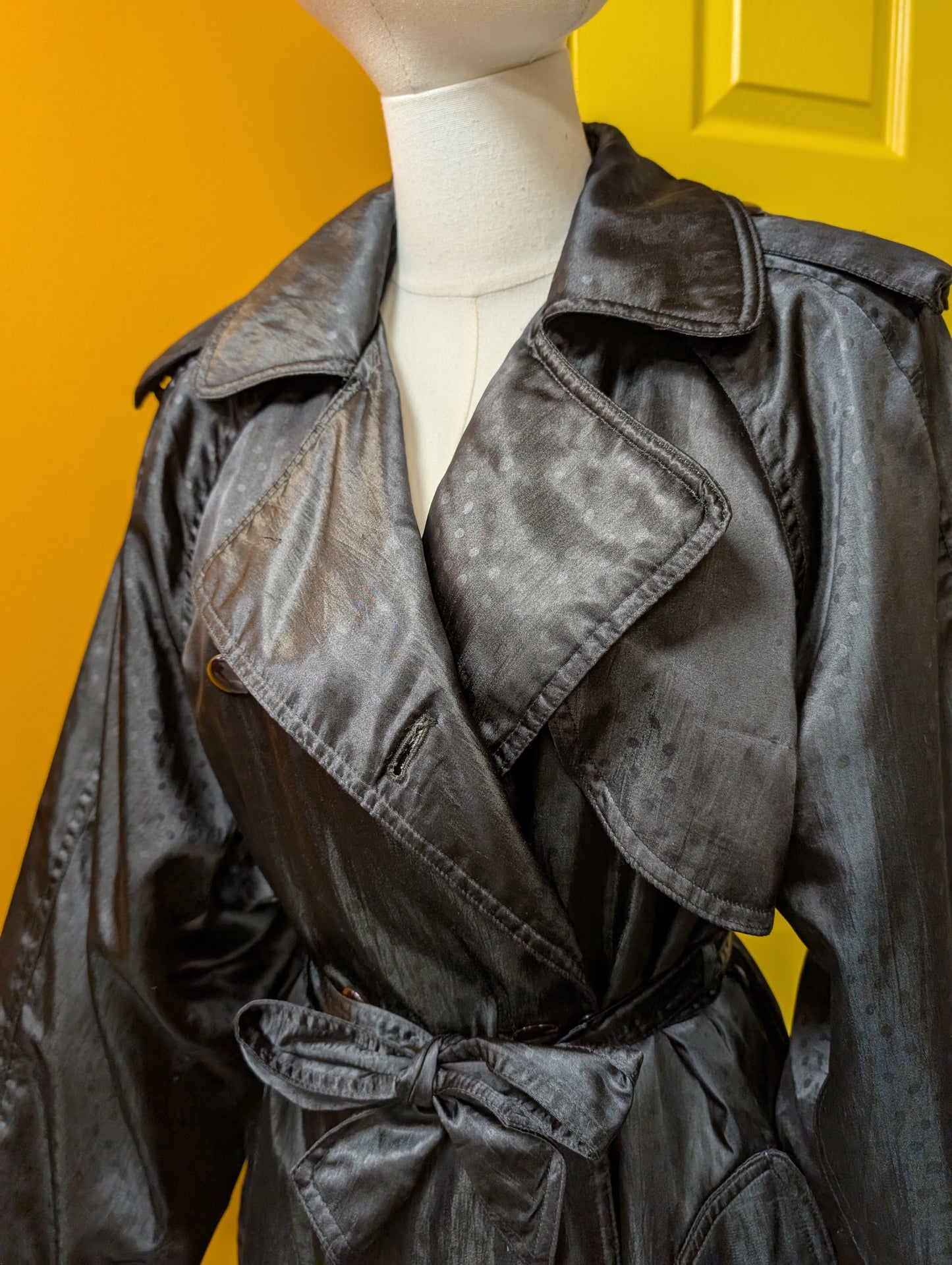 1980s 4 Seasons black trench coat - S/M