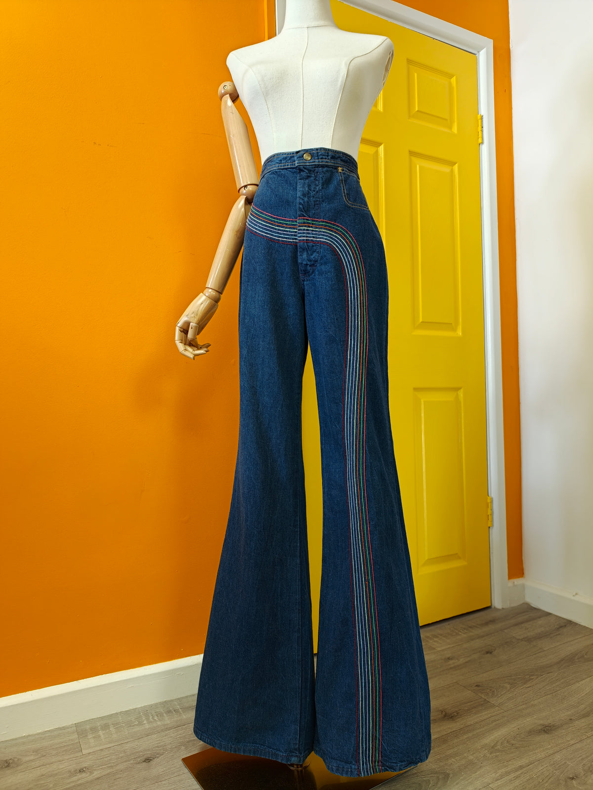 Iconic 1970s Lee rainbow jeans - 28"W 35"L