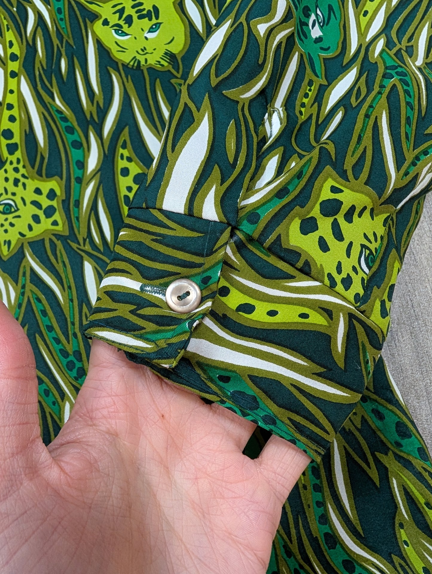 1970s green novelty print tiger shirt - S/M