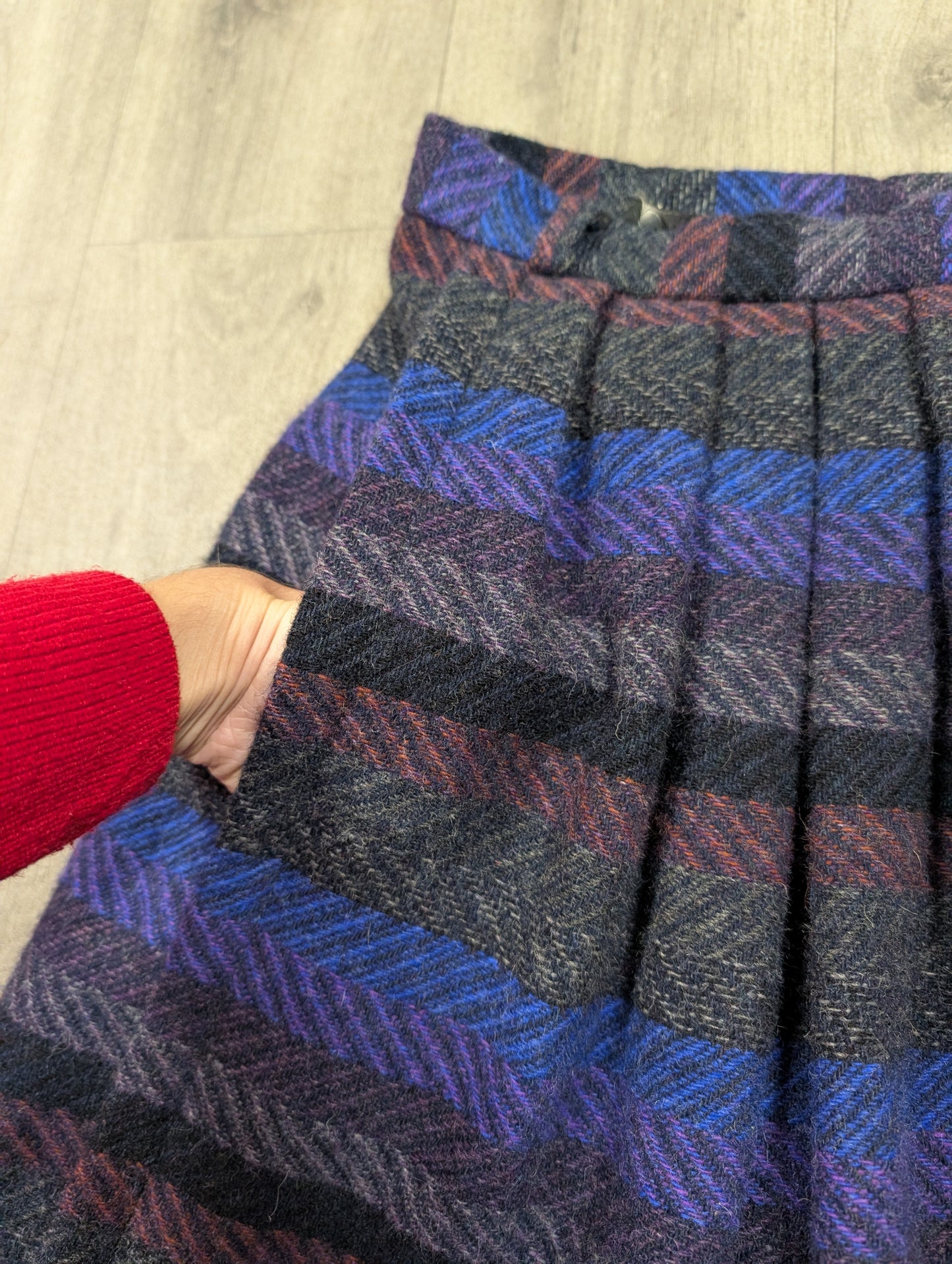 1980s Julius pure new wool skirt - 24" waist