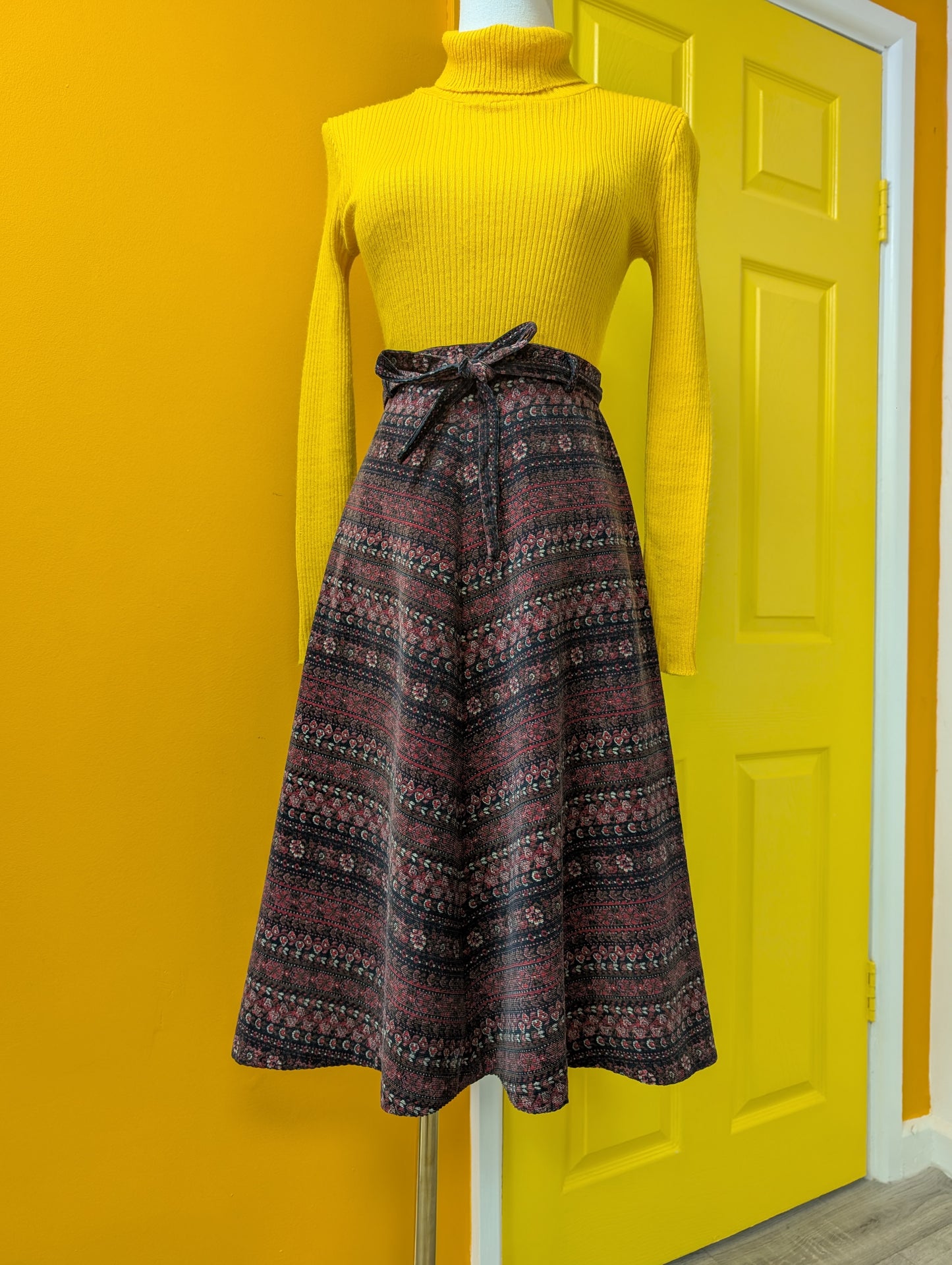 1970s needlecord skirt with belt - 26" waist