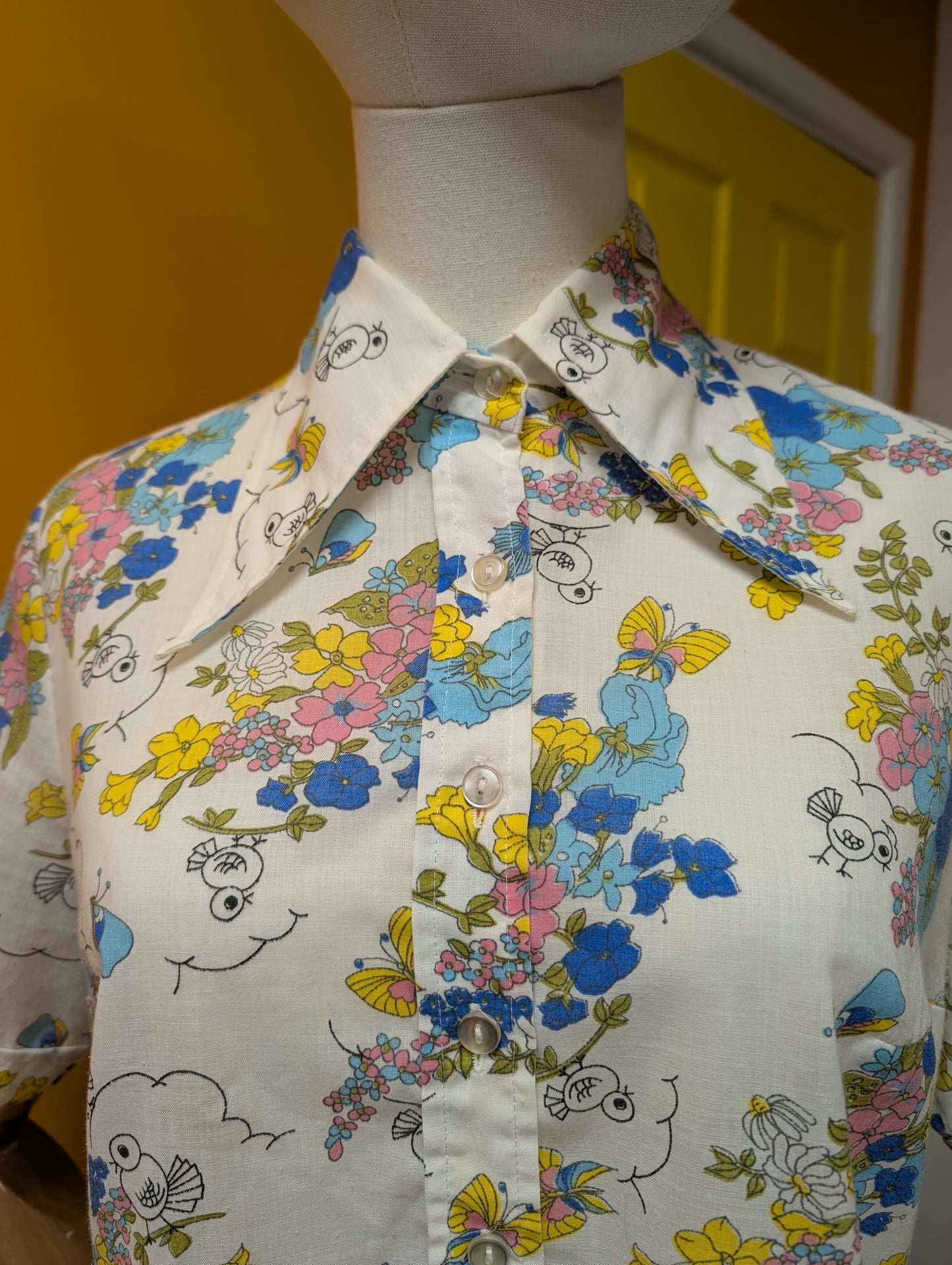 1970s novelty print dagger collar shirt - M/12/14