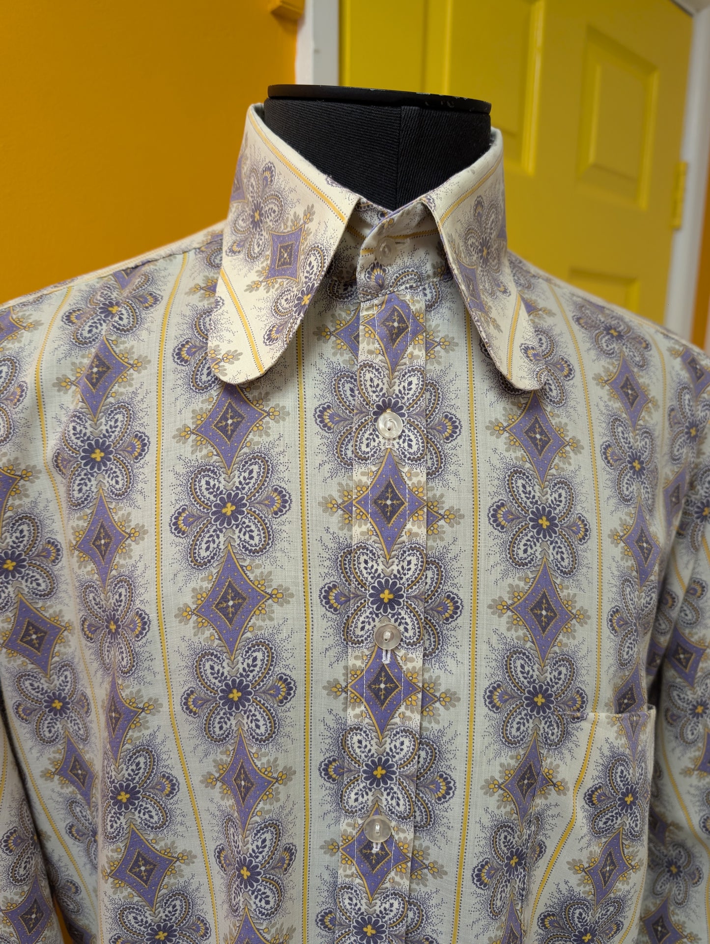 Early 1970s Ben Sherman twist tag shirt