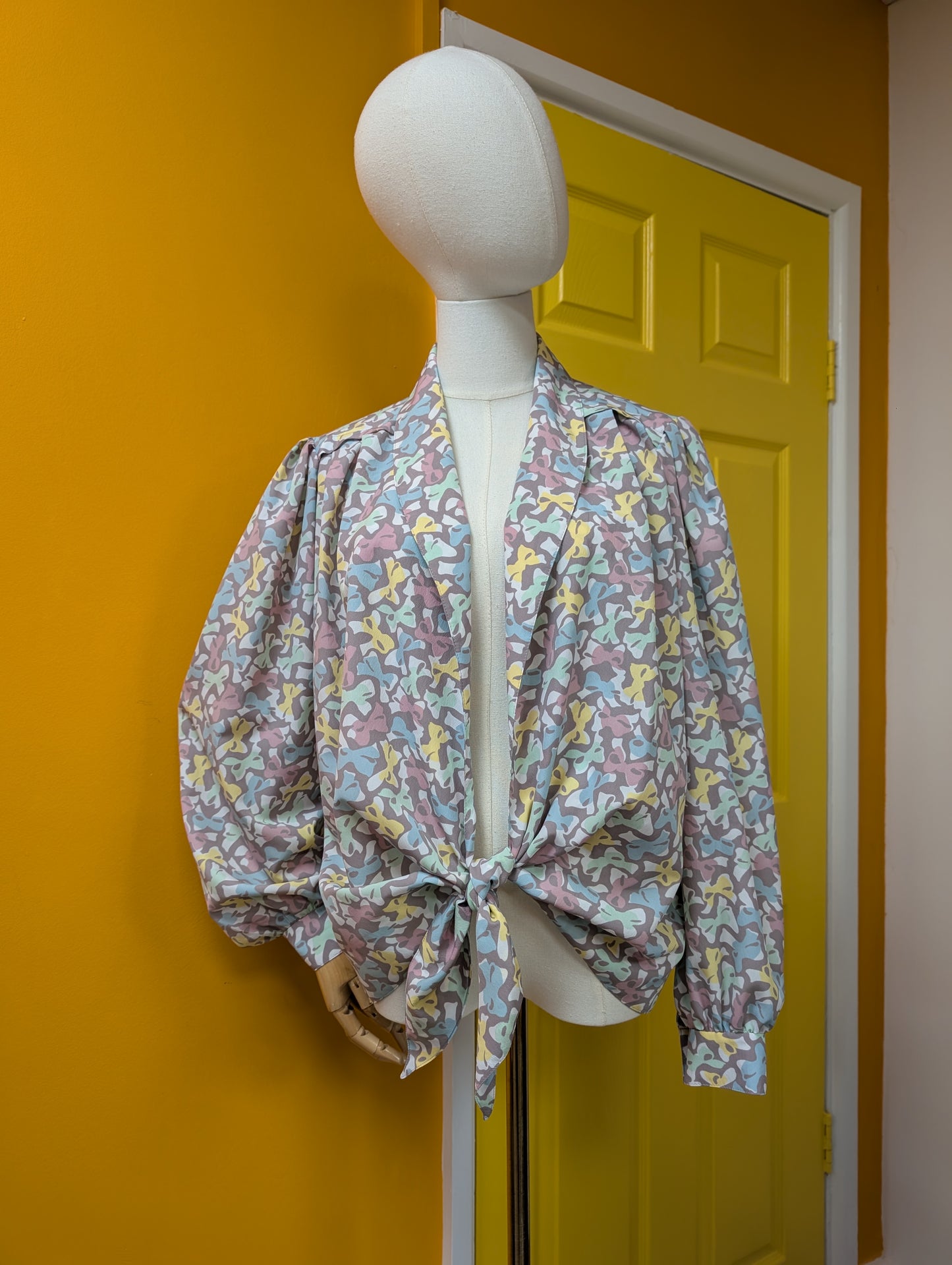 1980s Marquesa bow print jacket/cover up - M