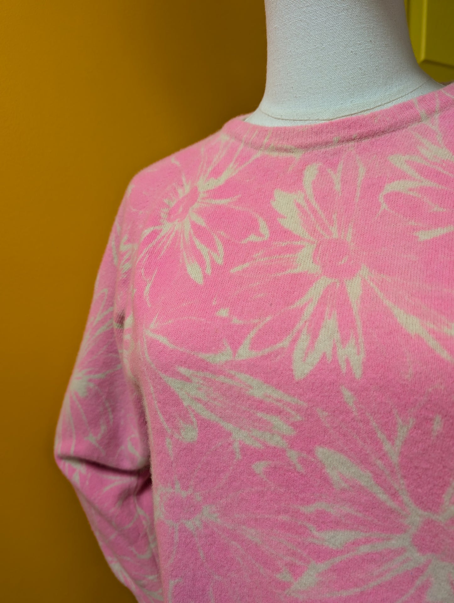 1960s Daisy pink wool jumper - S