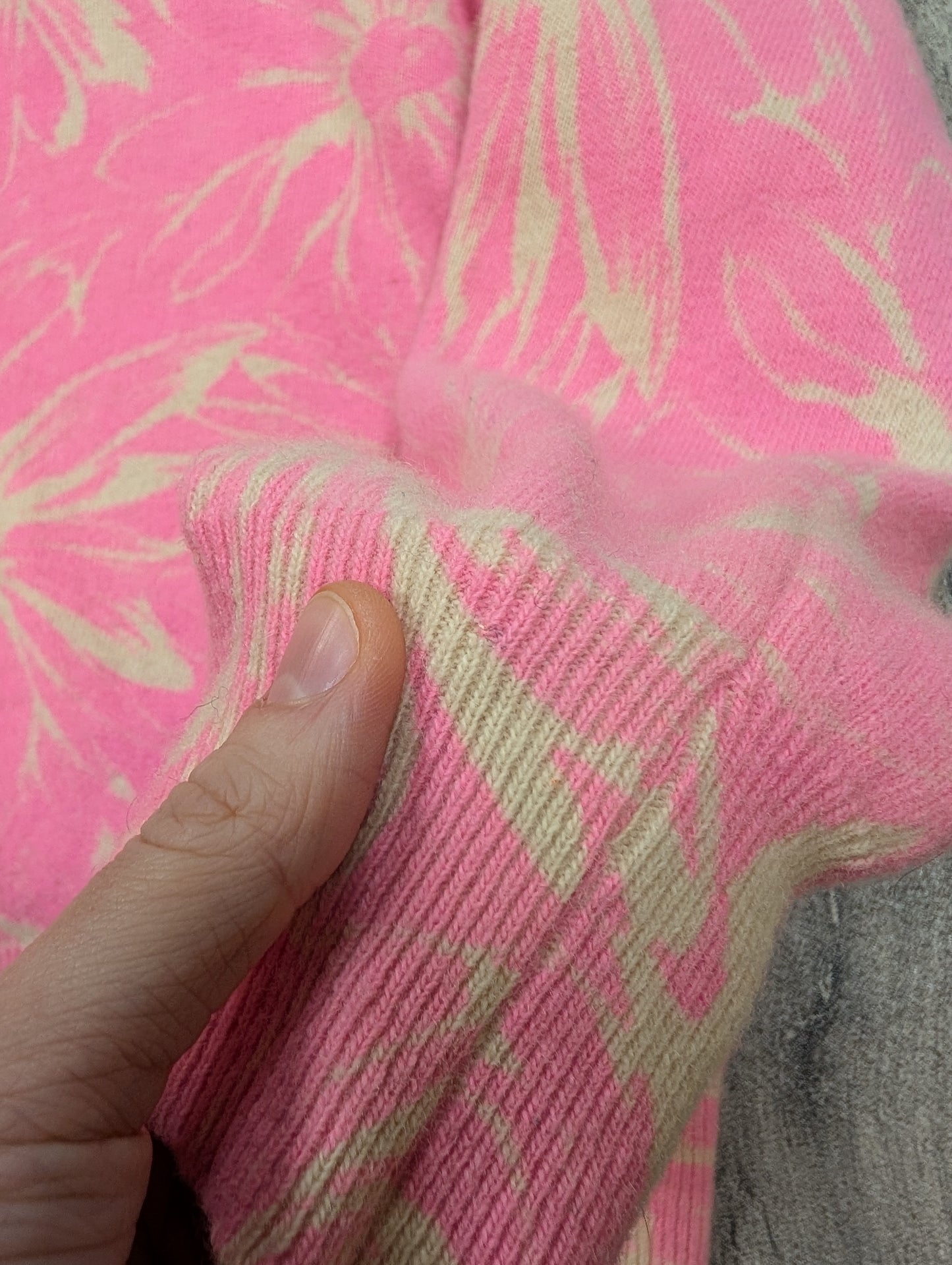 1960s Daisy pink wool jumper - S