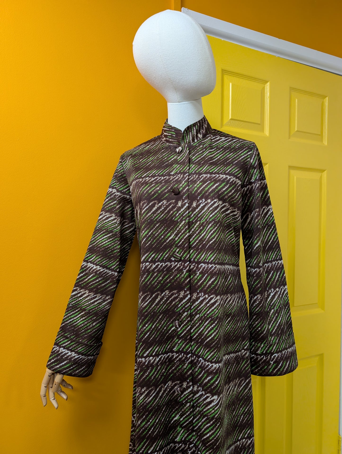 1970s brown/green patterned house coat - M