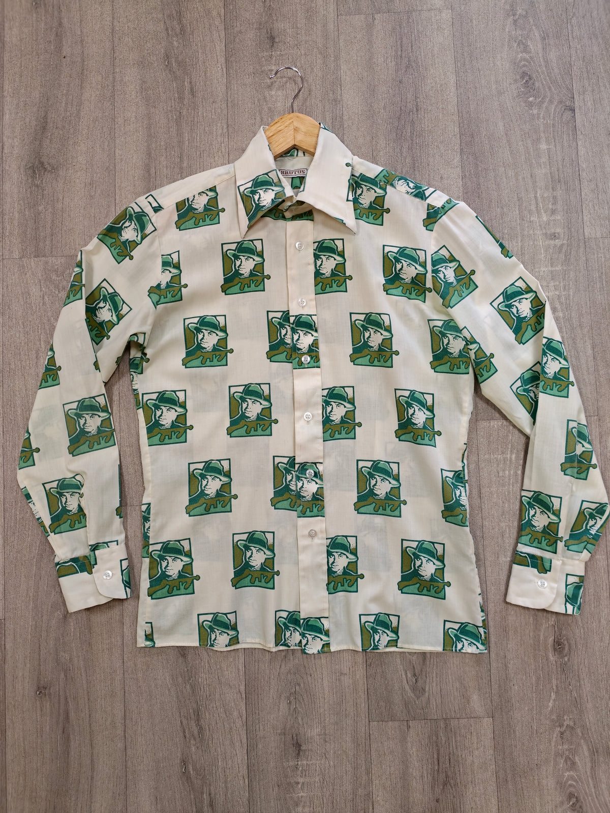 1970s Brutus novelty Al Capone print dagger collar shirt