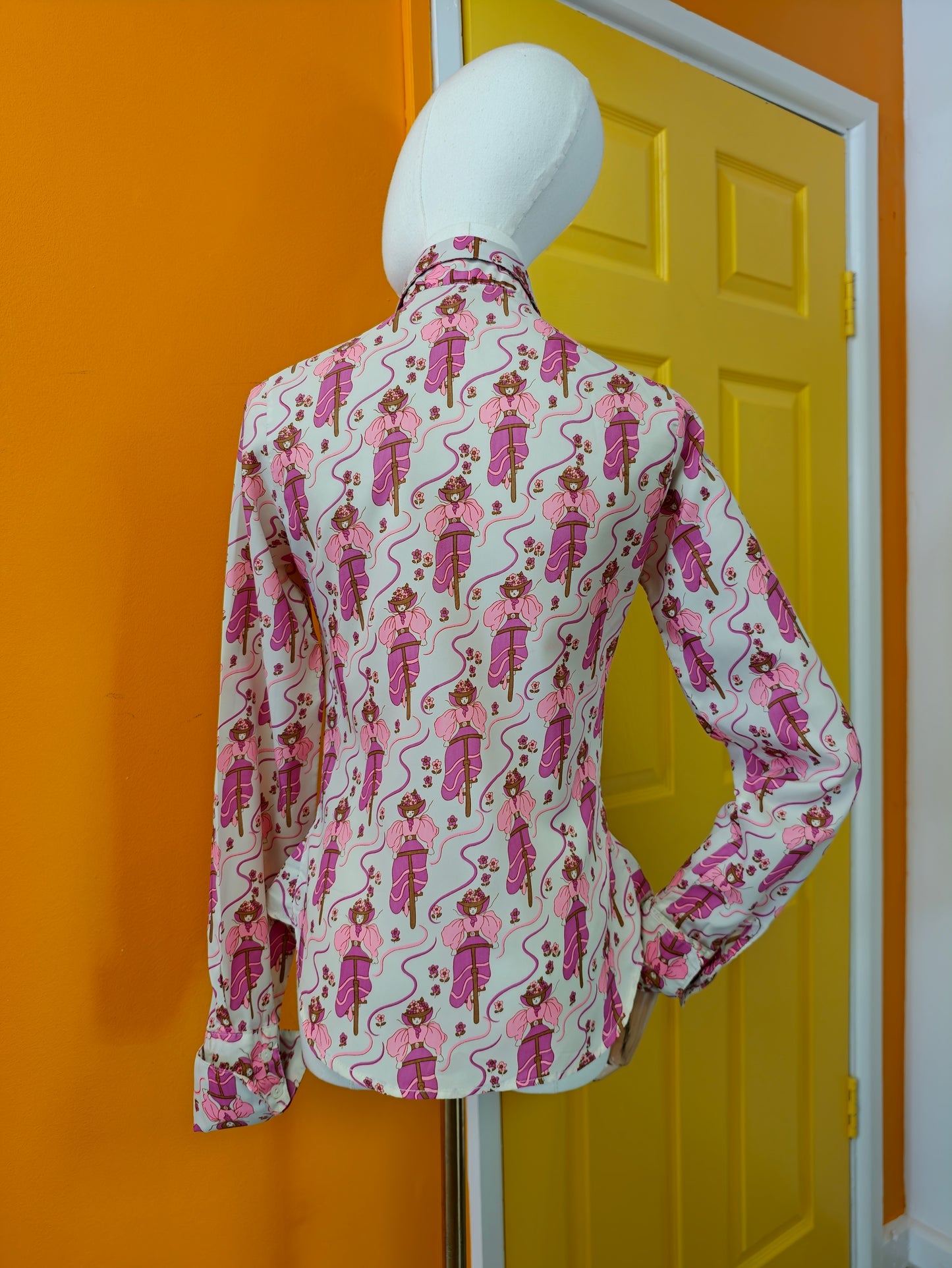 1970s novelty bicycle print pink dagger collar shirt - XS/S