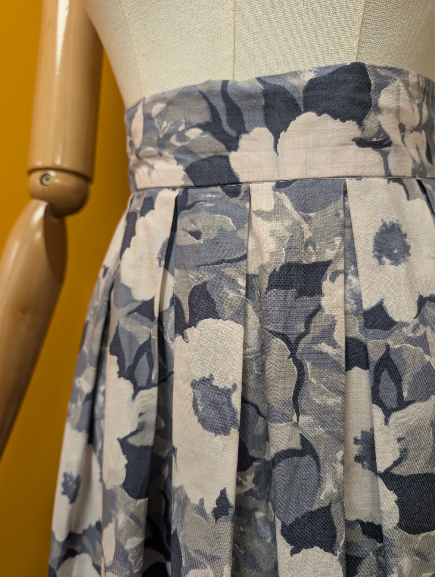 50s/60s Fashionwise cotton floral skirt - 25" waist