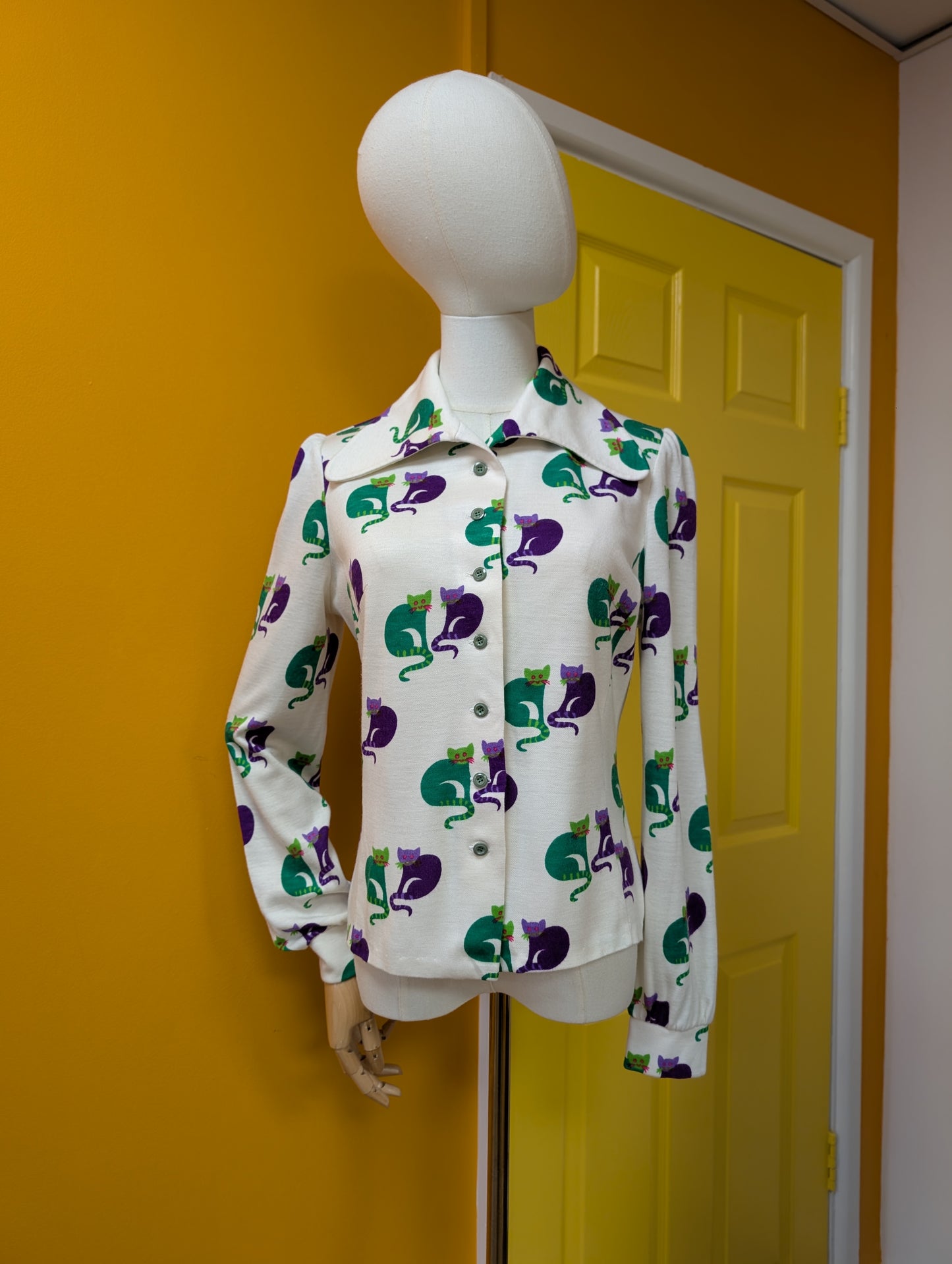 1970s Lucie Linden novelty cat (lemur?) print shirt - M