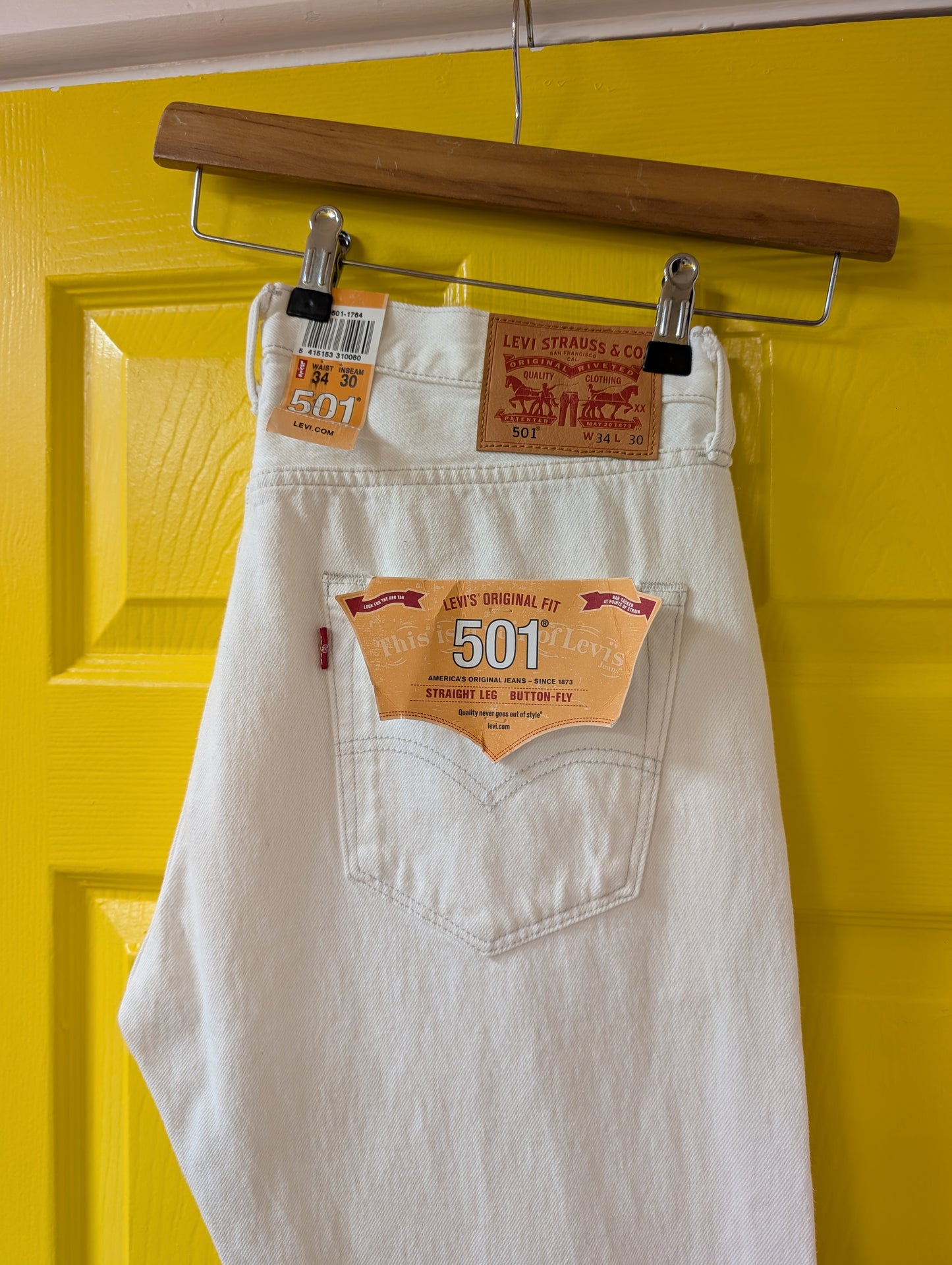 Deadstock Y2K white Levi's 501s - 34W 30L