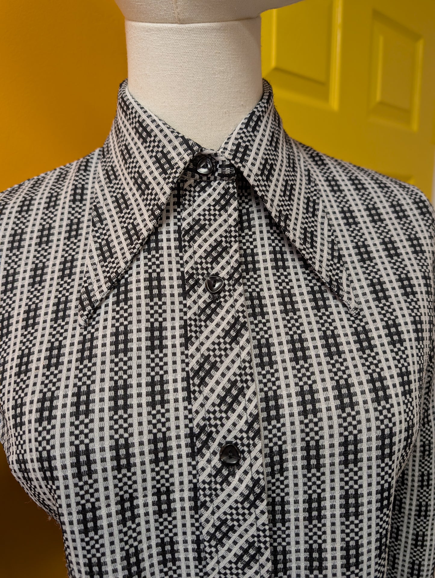 1970s St Michael crimplene dagger collar shirt - S