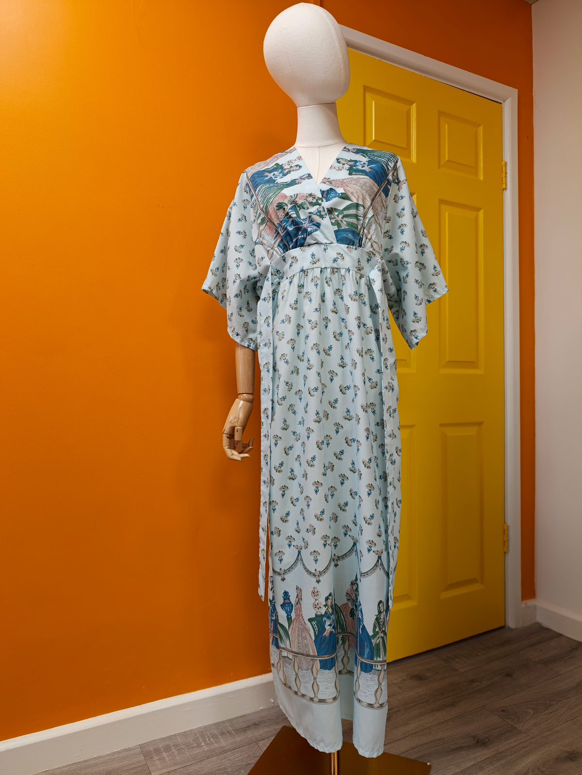 Beautiful 1970s novelty print dress - M