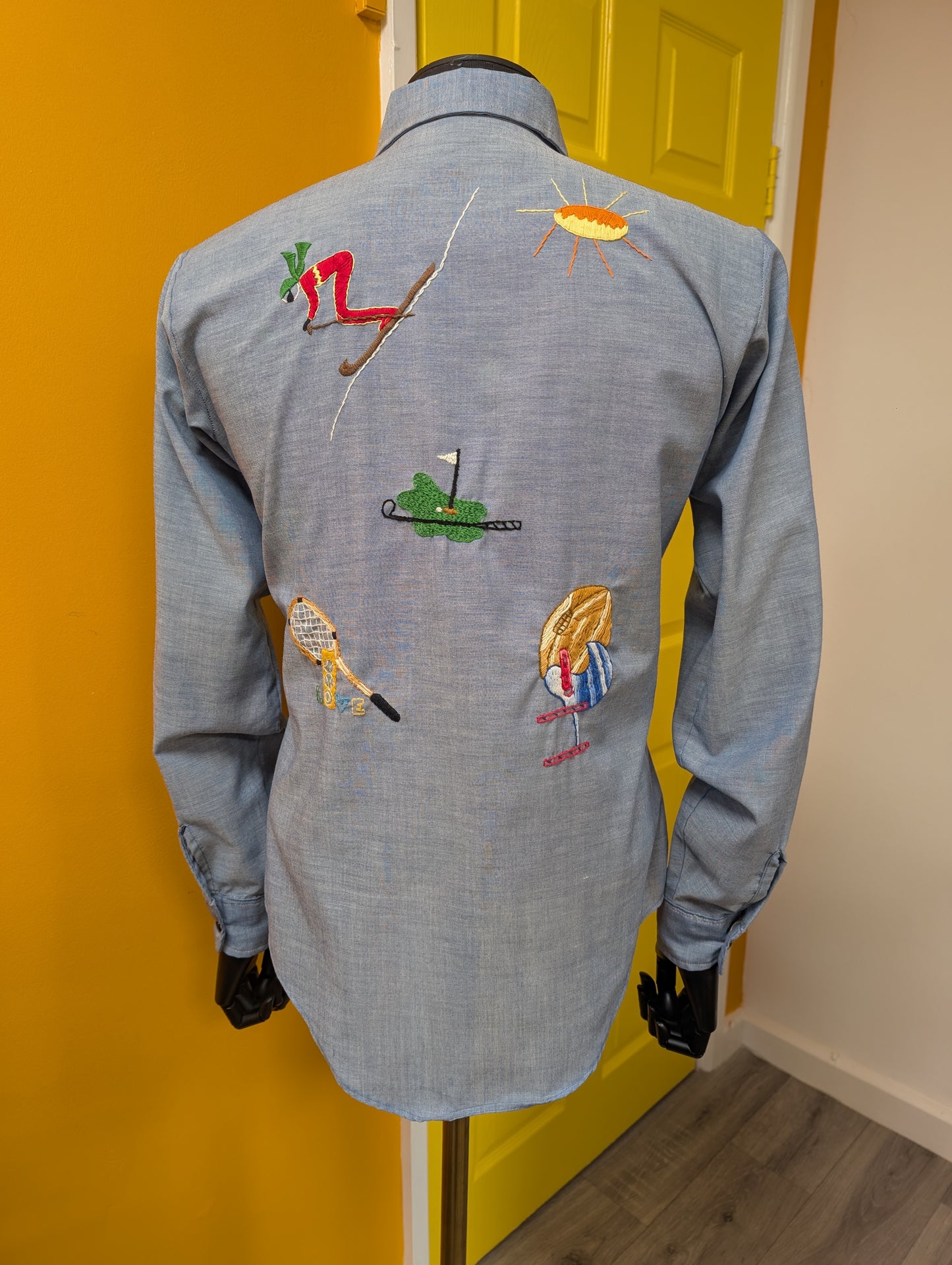 1970s Van Heusen 417 Vanopress embroidered shirt