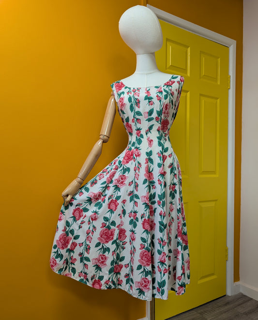 1950s rose print dress - 38"B 29"W
