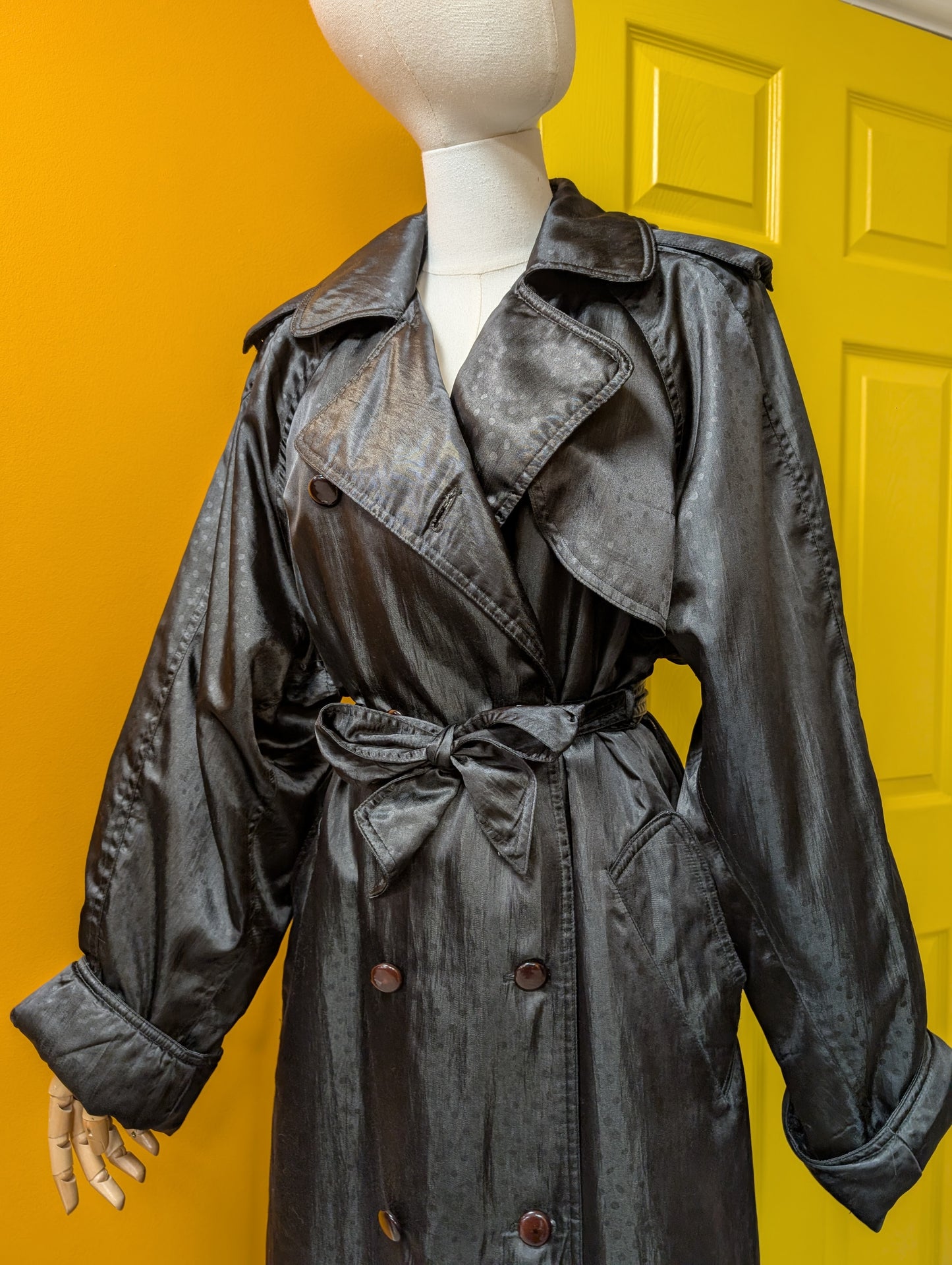 1980s 4 Seasons black trench coat - S/M