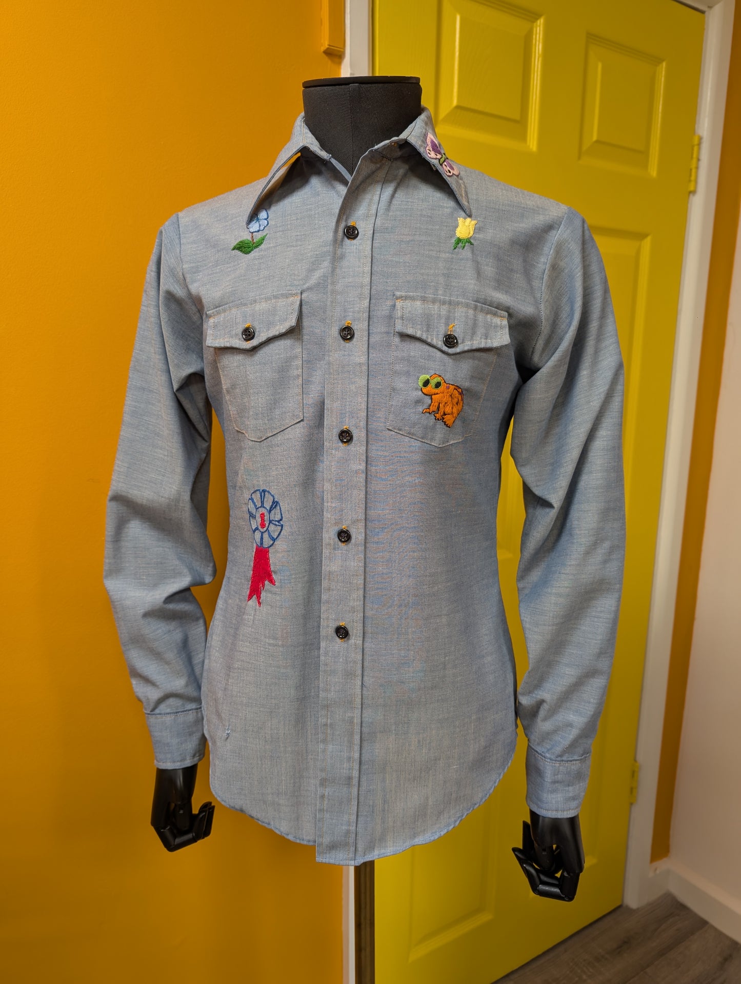 1970s Van Heusen 417 Vanopress embroidered shirt